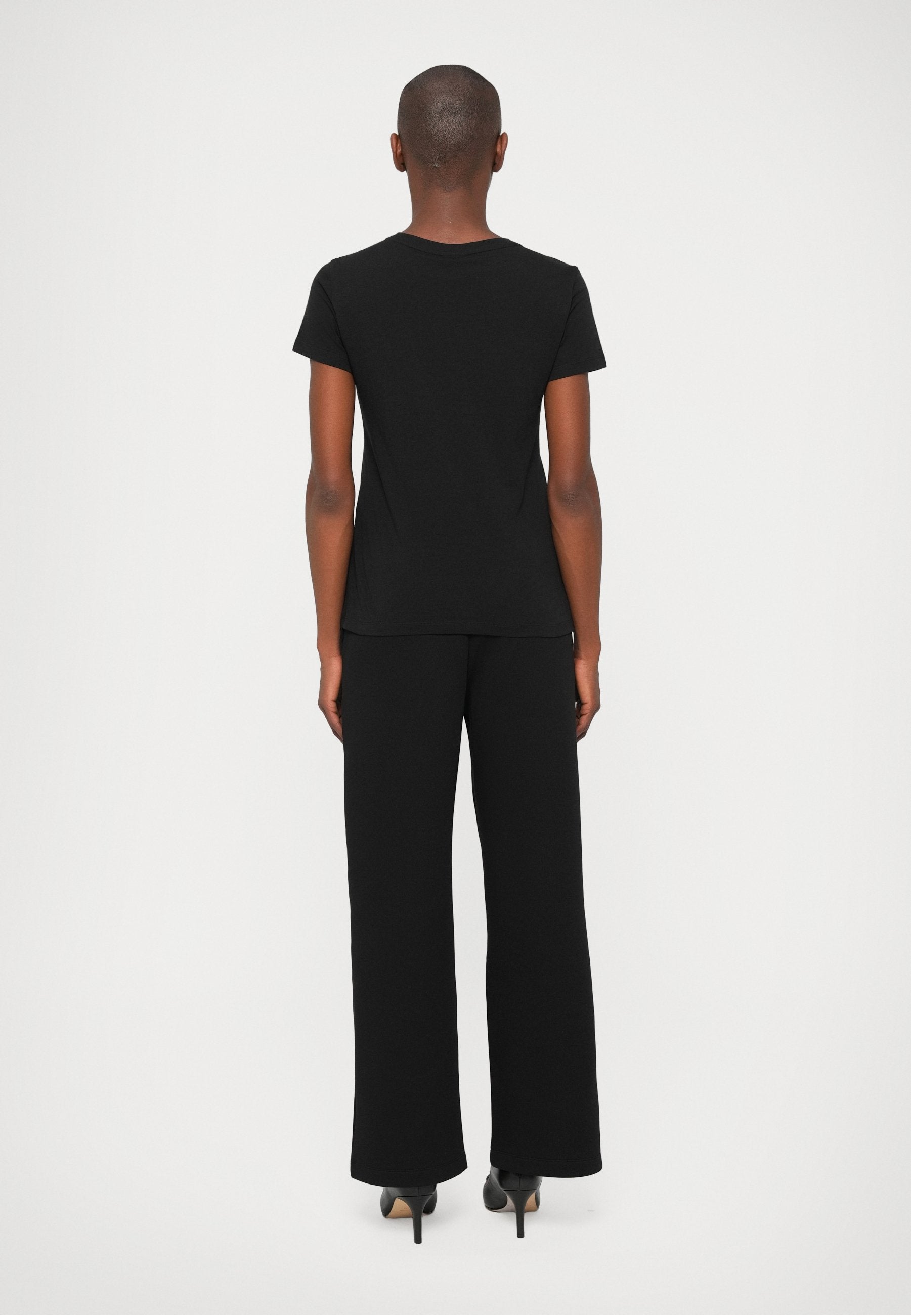 Basic T-shirt - black