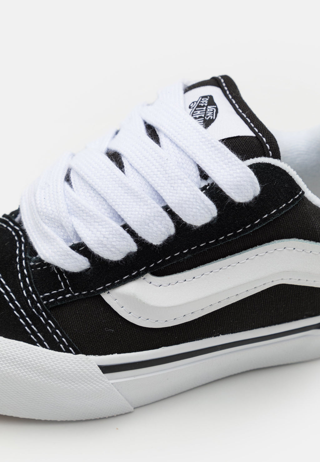 KNU SKOOL UNISEX - Skate shoes - black/true white