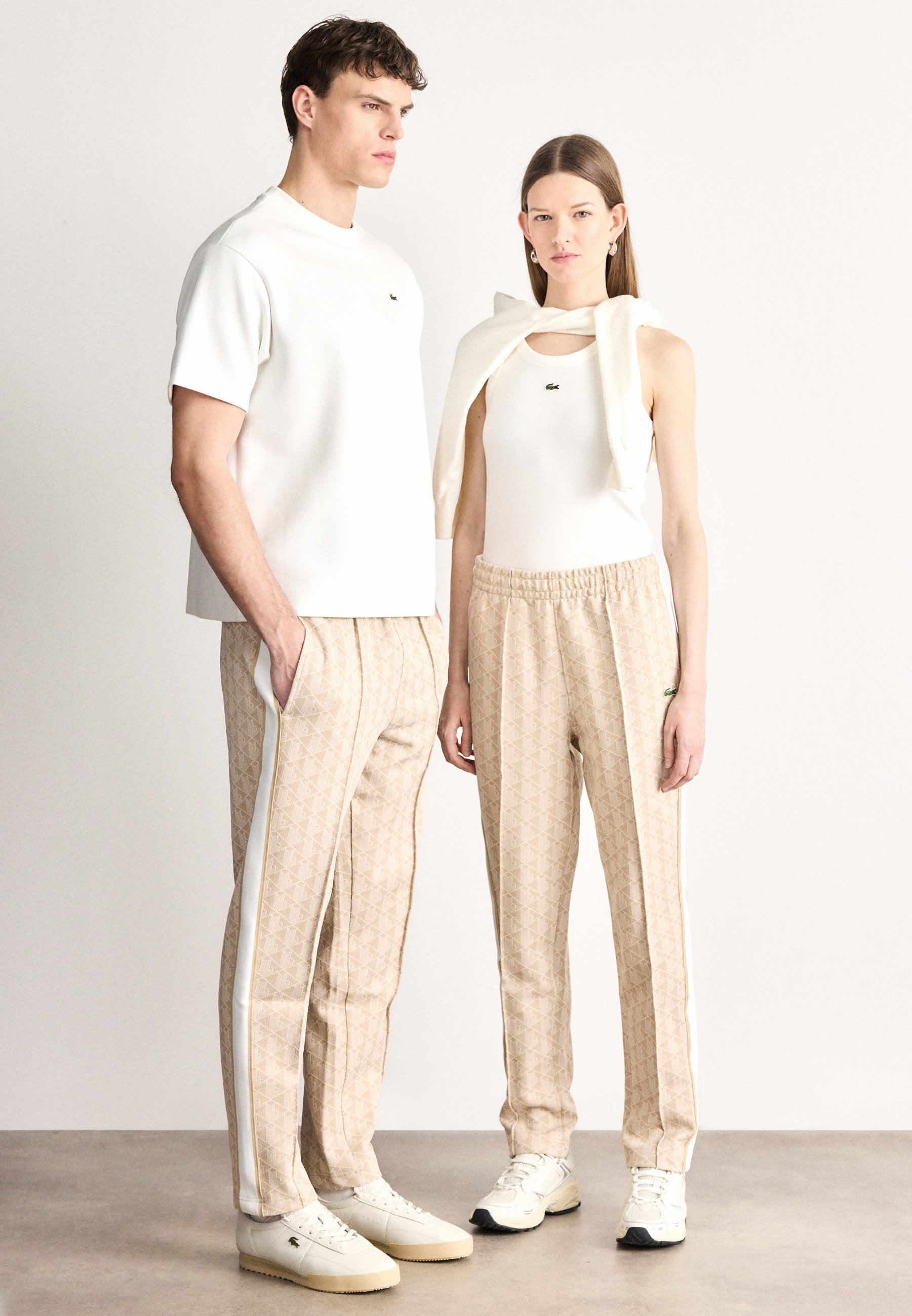 UNISEX - Tracksuit bottoms - lionne/flour