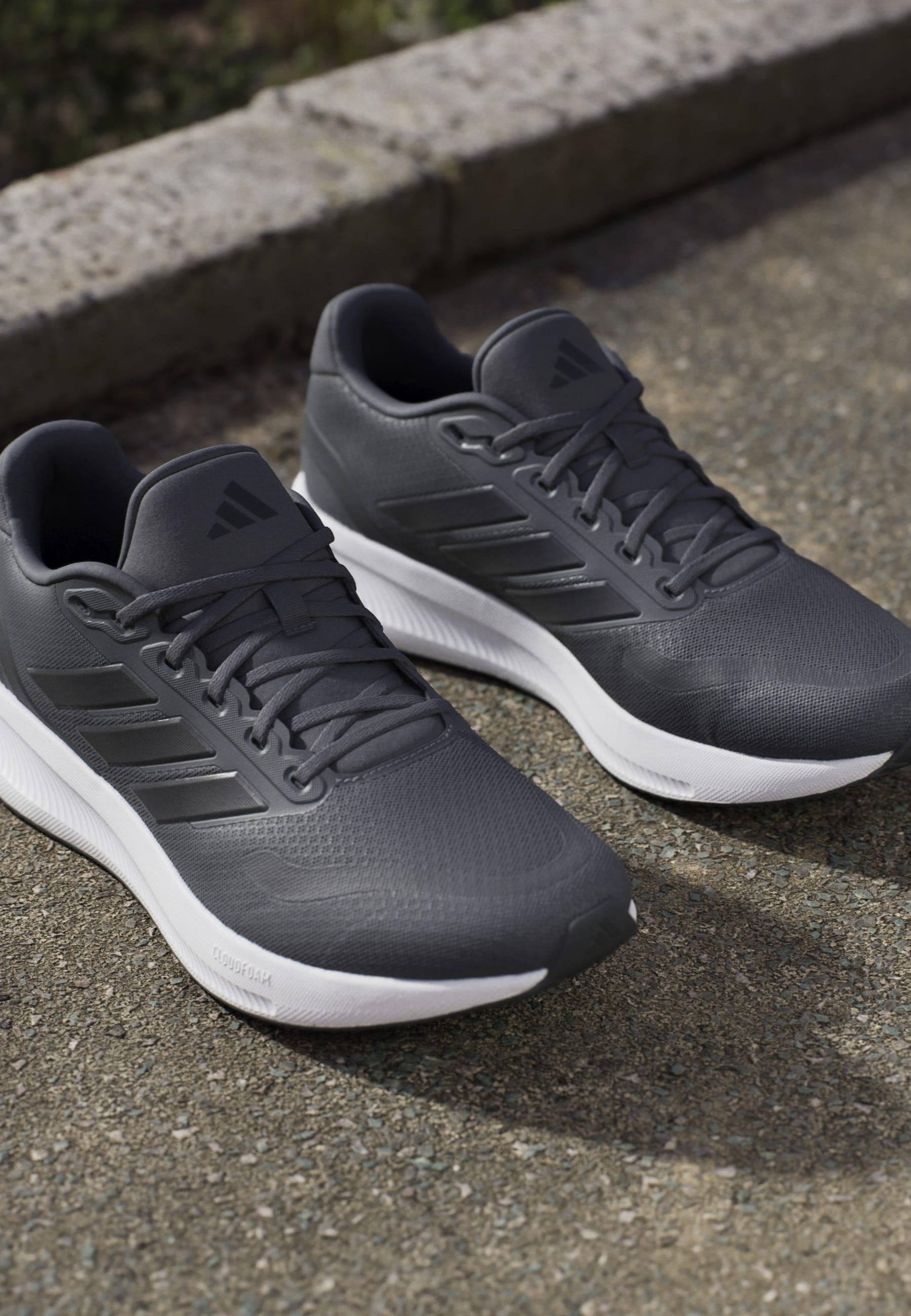 RUNFALCON 5 - Road running shoes - grey six core black cloud white
