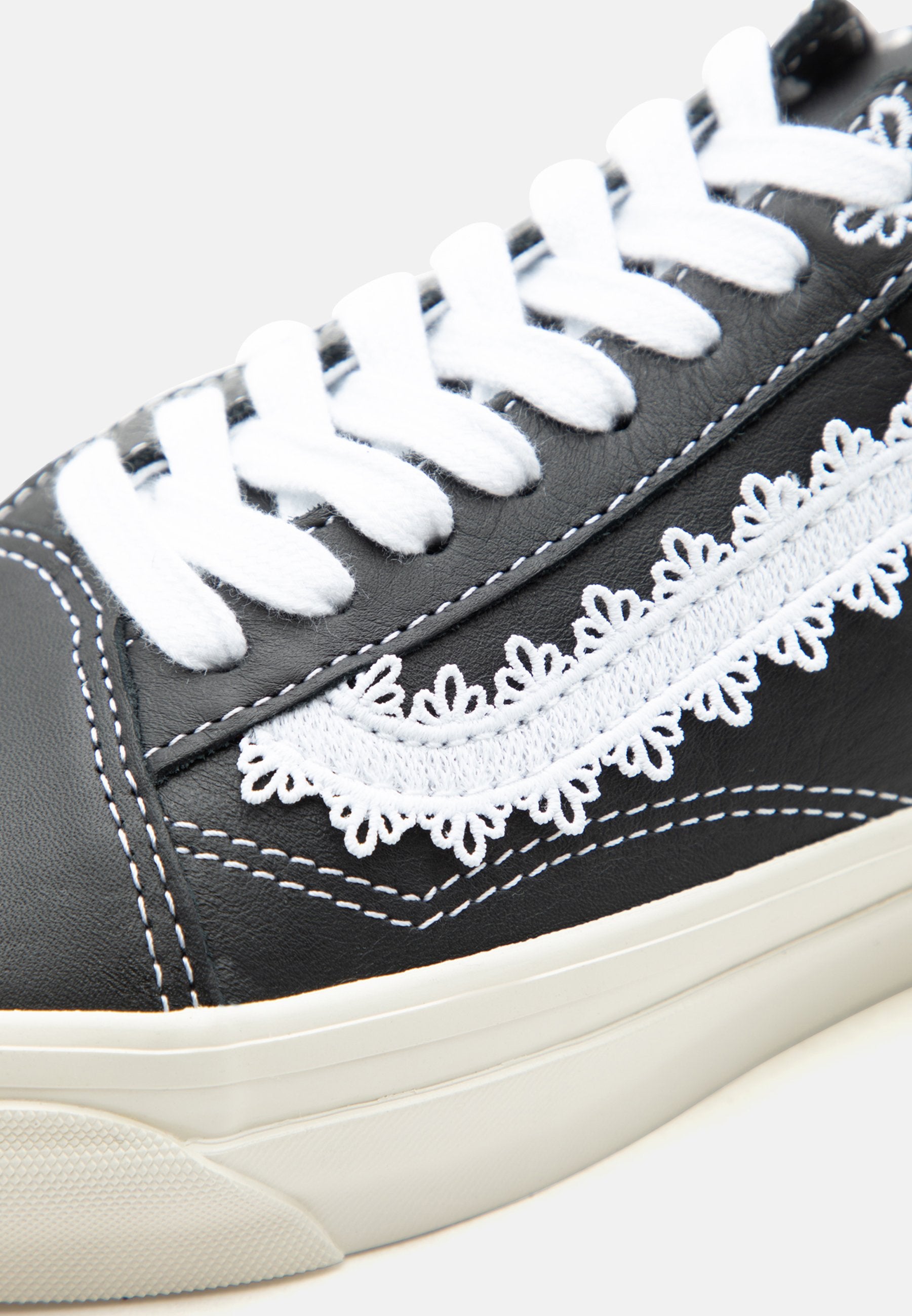 PREMIUM OLD SKOOL - Trainers - black/white