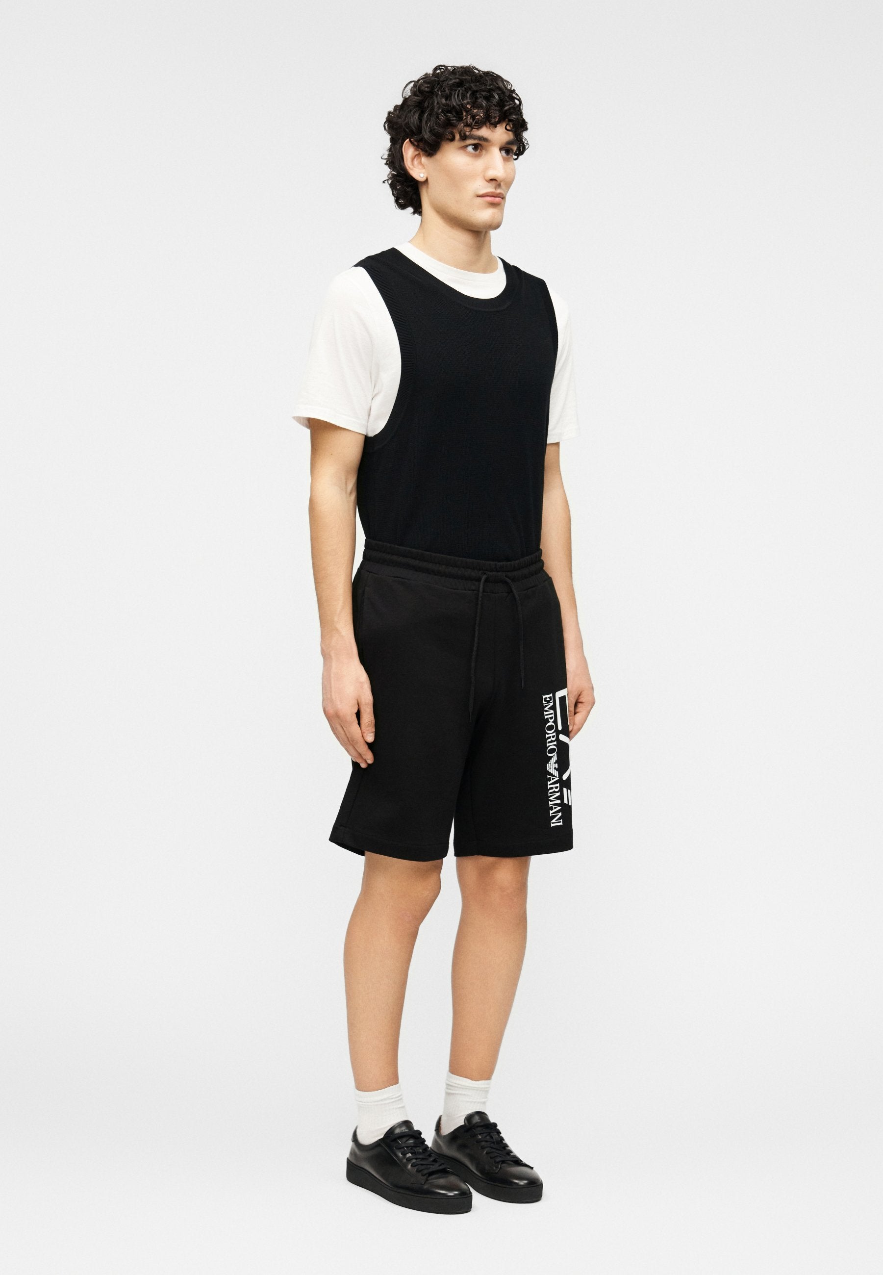 TRAIN CORE  - Shorts - black