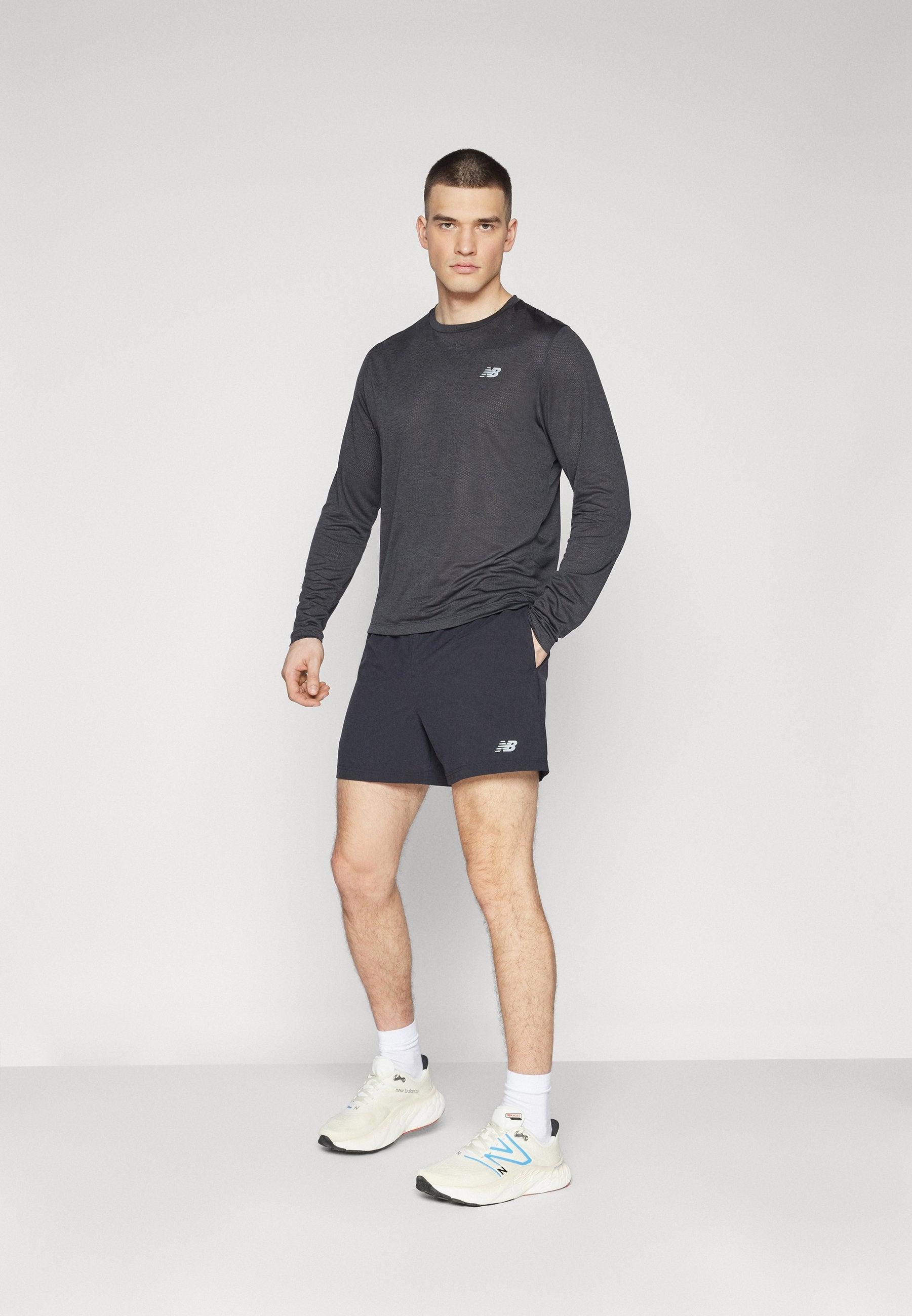 SPORT ESSENTIAL - Shorts - black bk