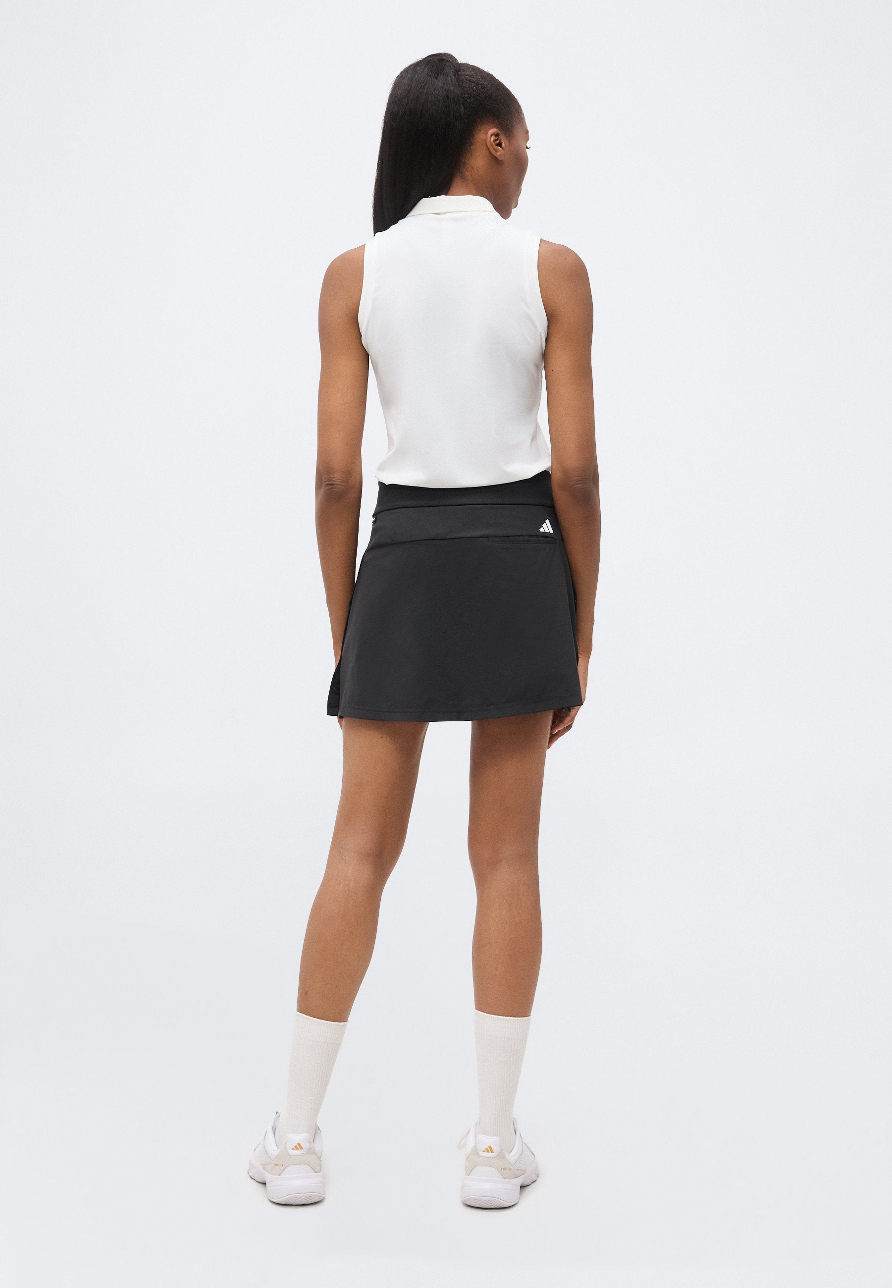 BEYOND SIDE SNAP SKORT - Sports skirt - black