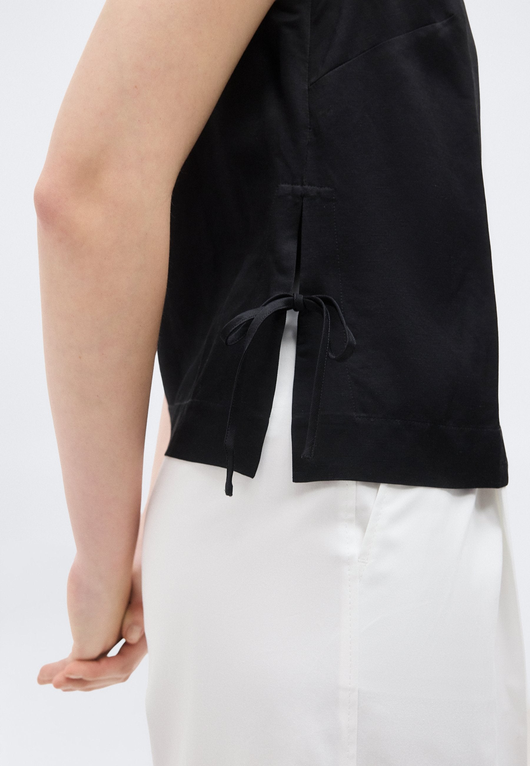 Top - black