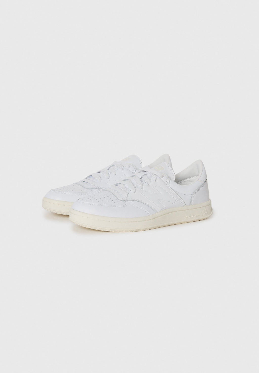 Trainers - white