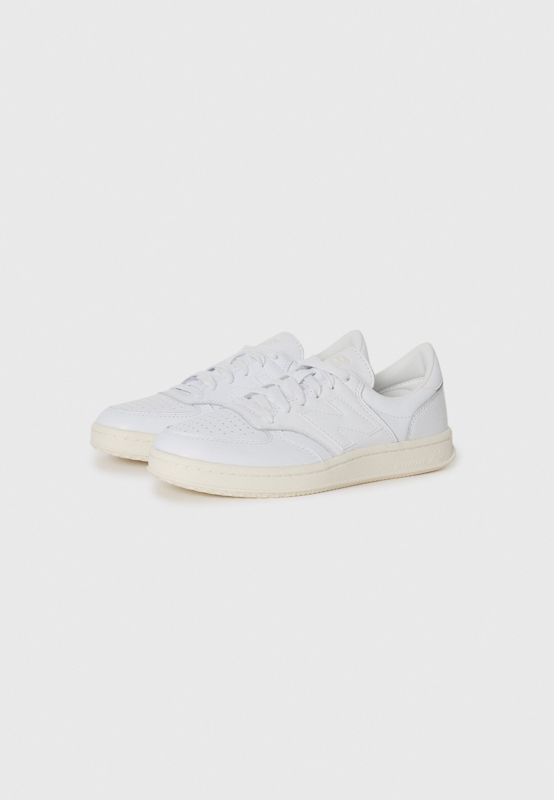 Trainers - white