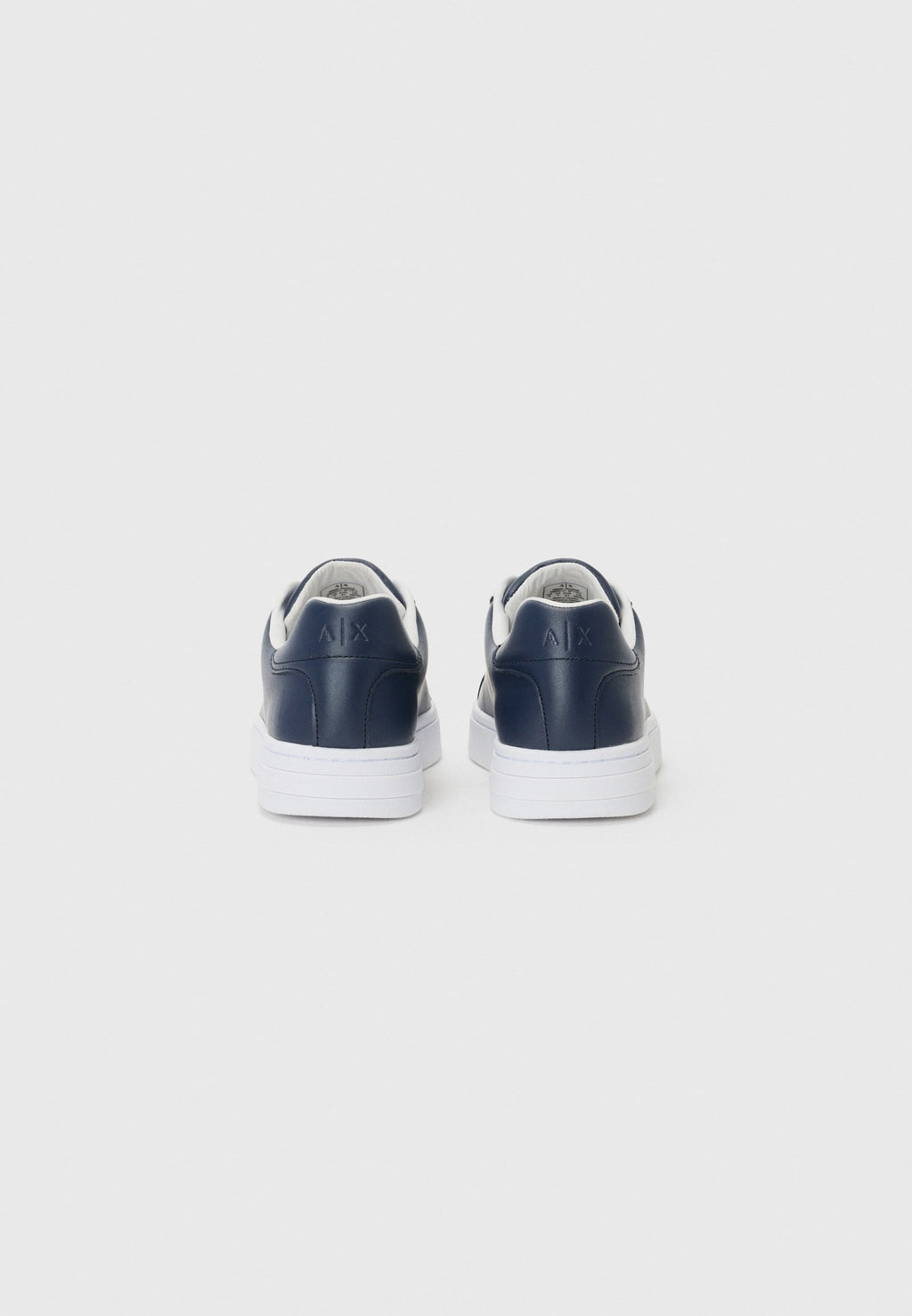 LONDON - Trainers - salute