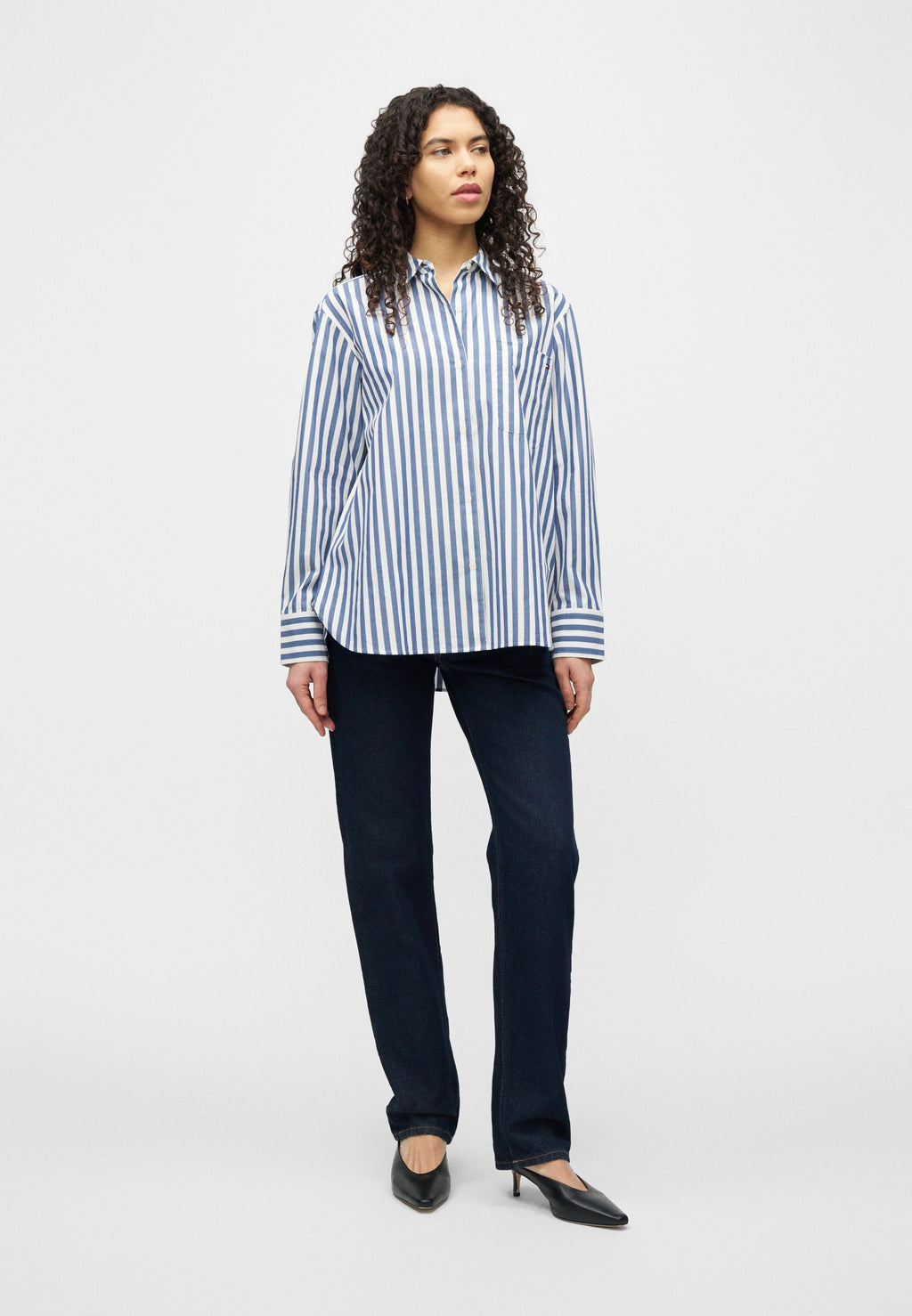 CHEMISE CLASSIQUE SURDIMENSIONNÉE EN POPELINE - Blouse boutonnée - écru/bleu marine seashore