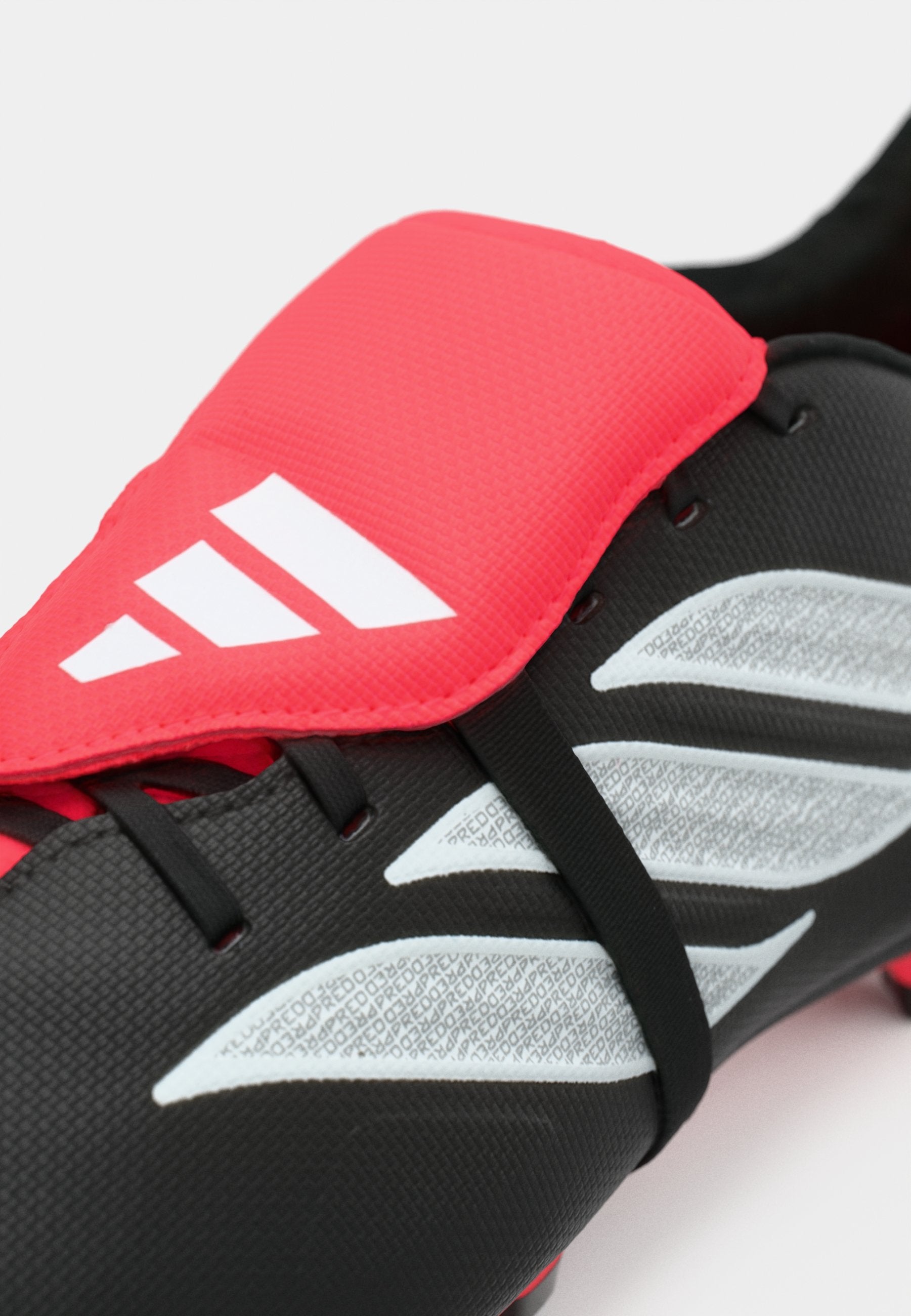 PREDATOR CLUB FOLD-OVER TONGUE - Football boots artificial grass - core black/footwear white/lucid red