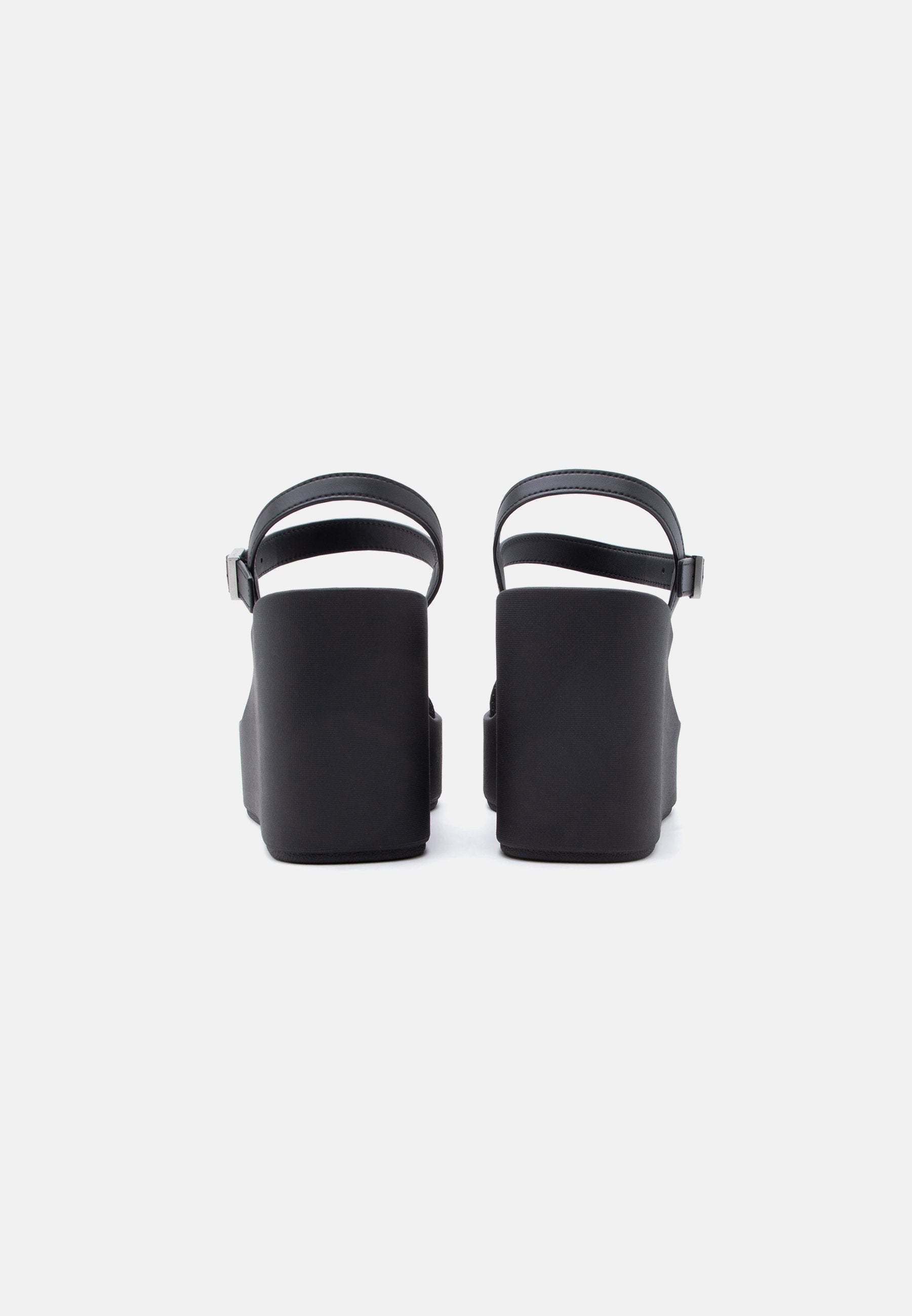 Platform sandals - triple black