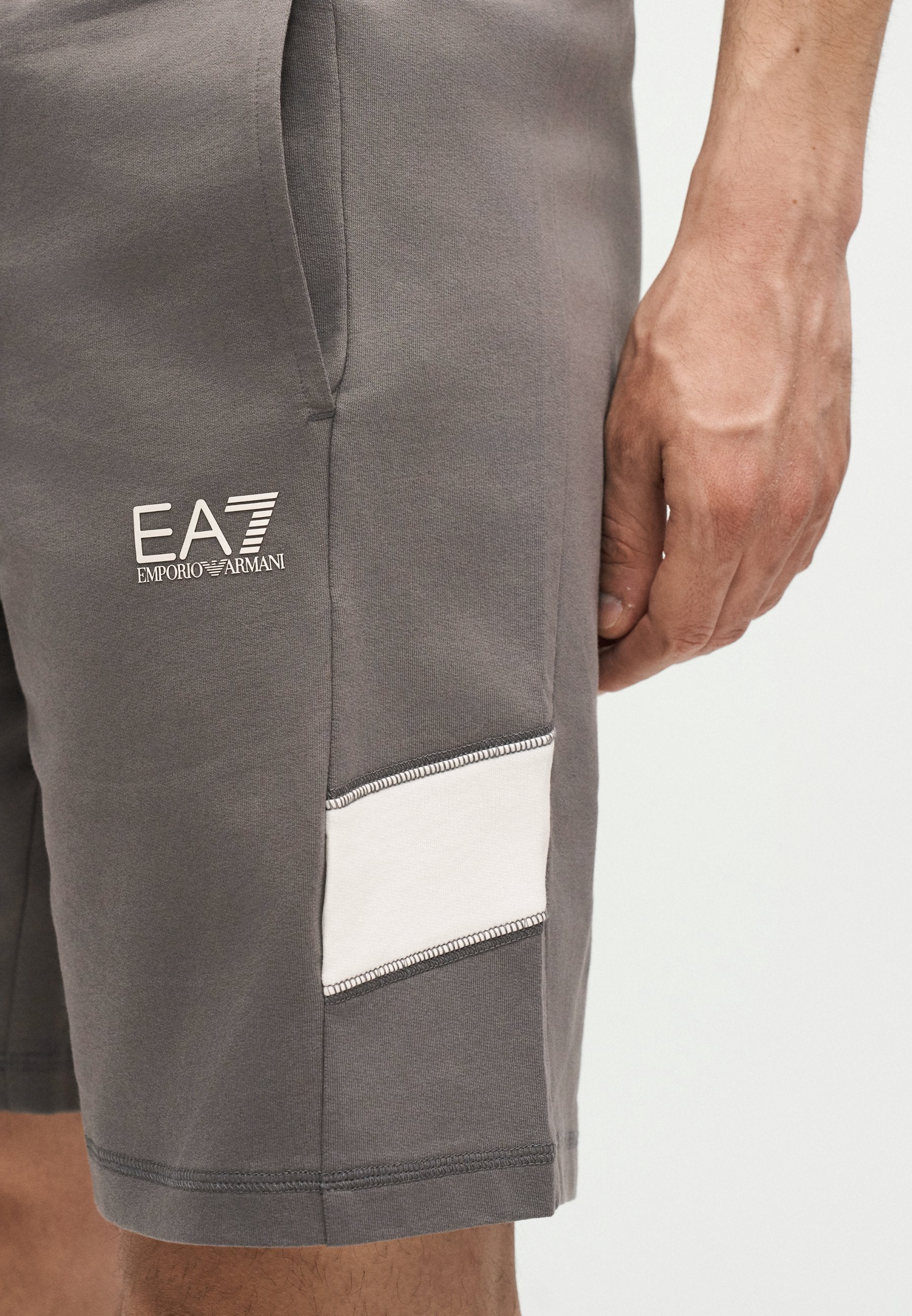 TRAIN CORE - Tracksuit bottoms - smoked pearl
