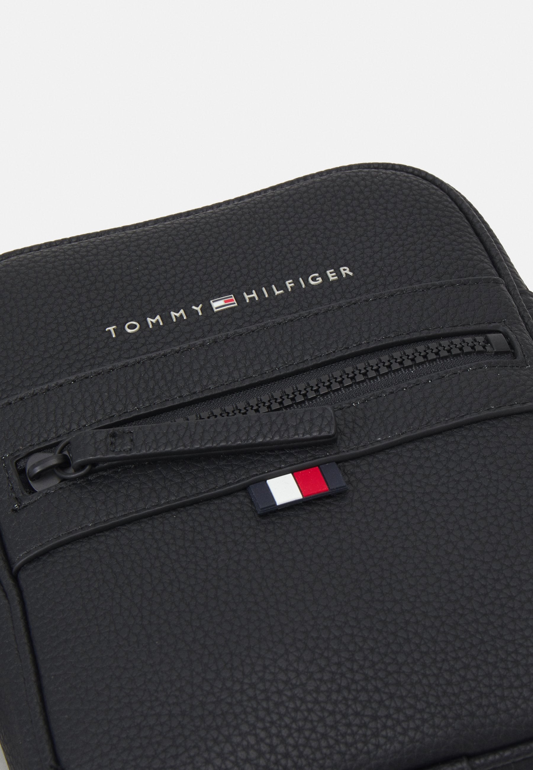 ESSENTIAL MINI REPORTER UNISEX - Cross body bag - black