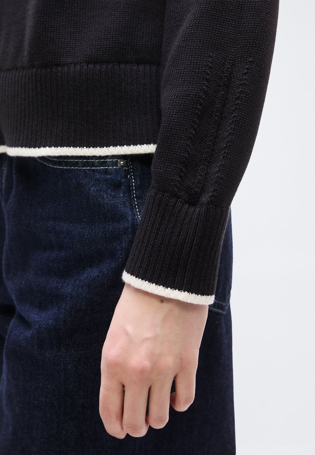 PULL DRAPEAU INTARSIA DÉTAILS CONTRATS COUPE DÉTENDUE - Pull - black