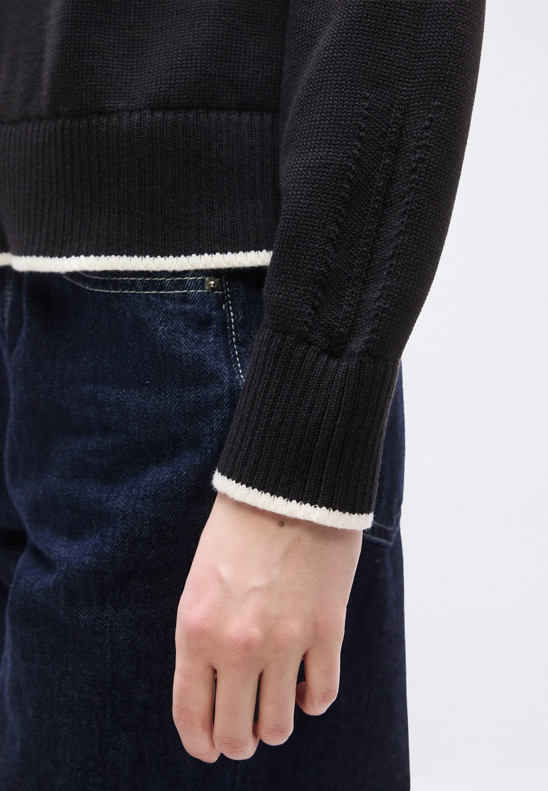 PULL DRAPEAU INTARSIA DÉTAILS CONTRATS COUPE DÉTENDUE - Pull - black