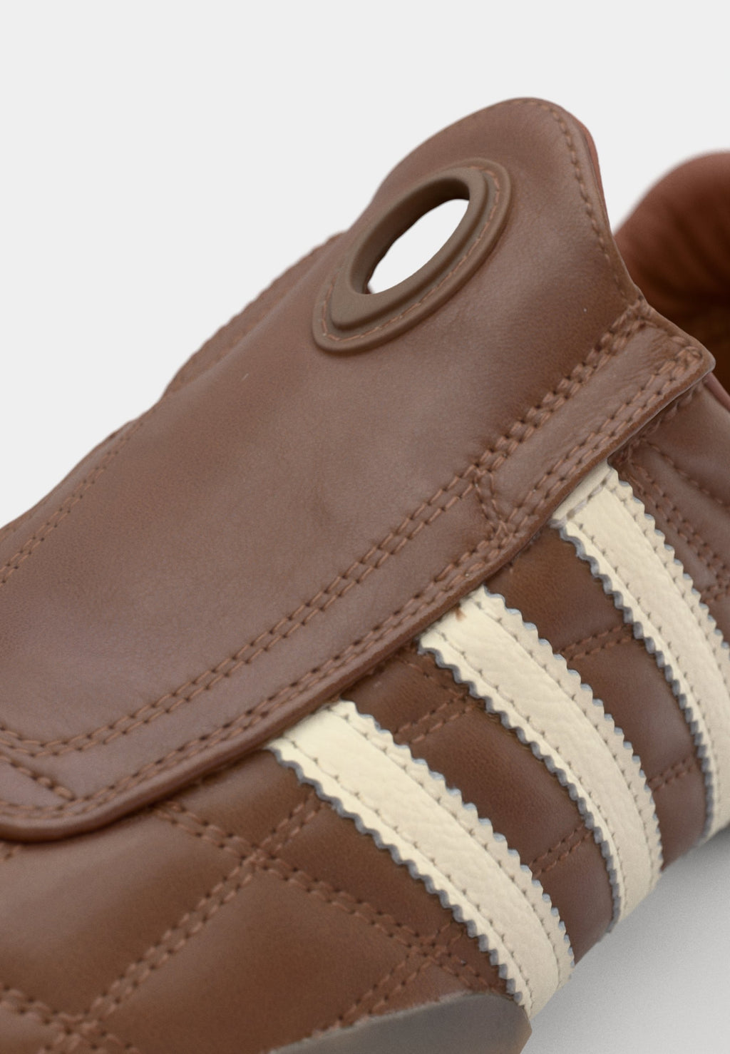 TAEKWONDO MEI - Slip-ons - preloved brown/cream white