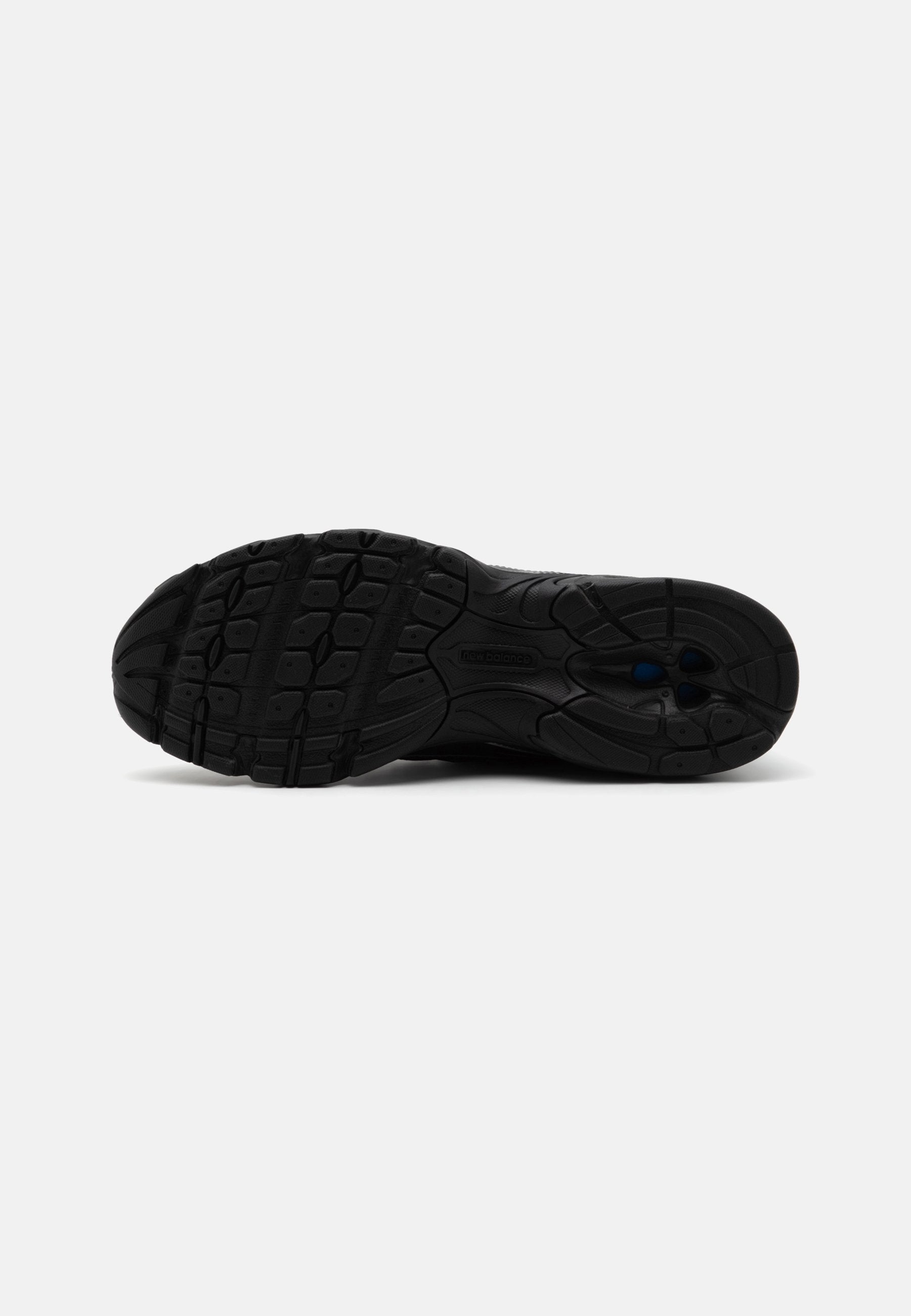 U740 UNISEX - Trainers - black