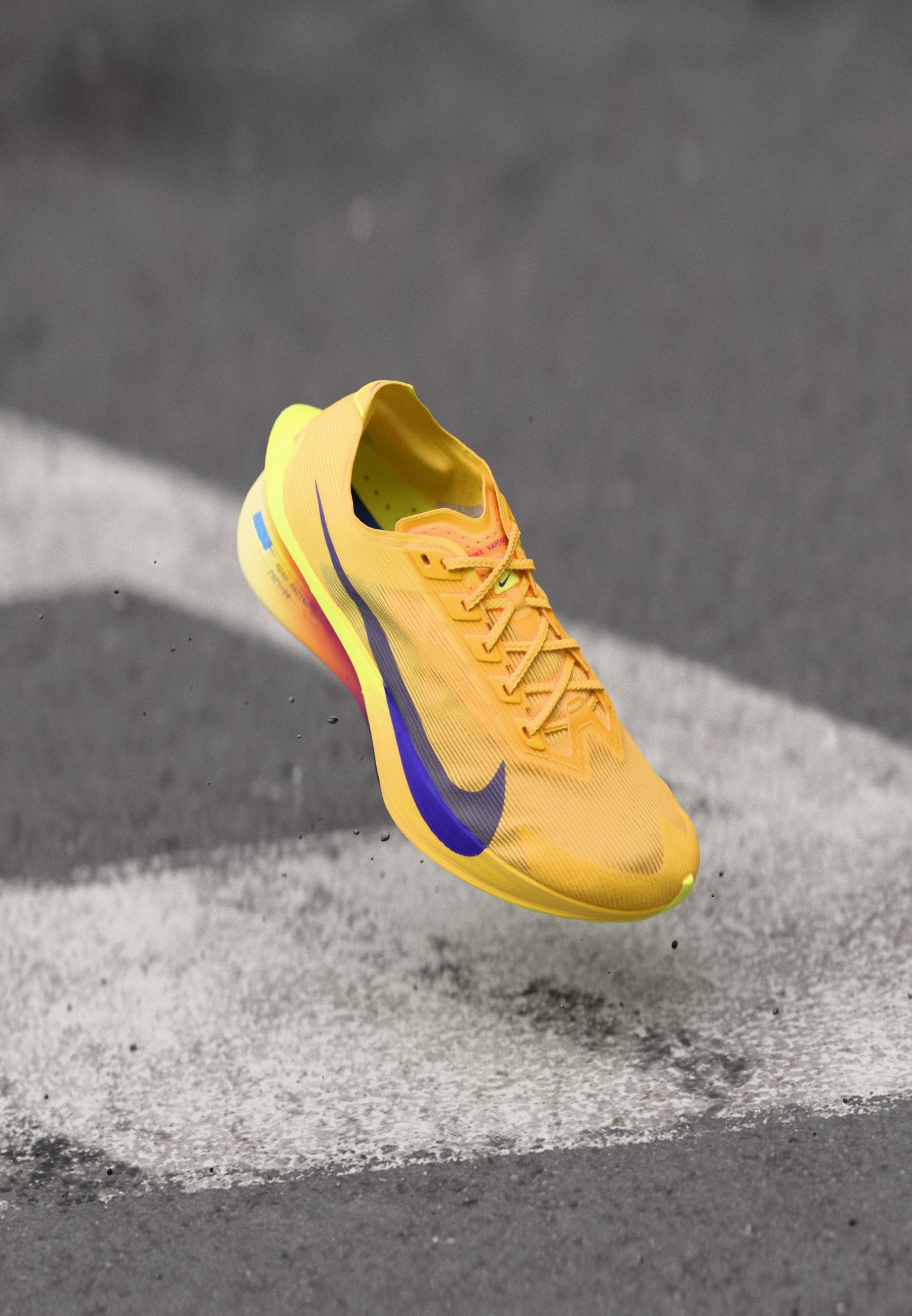 VAPORFLY 4 - Road running shoes - citron pulse/indigo burst/laser orange/volt ice/hyper violet/sapphire