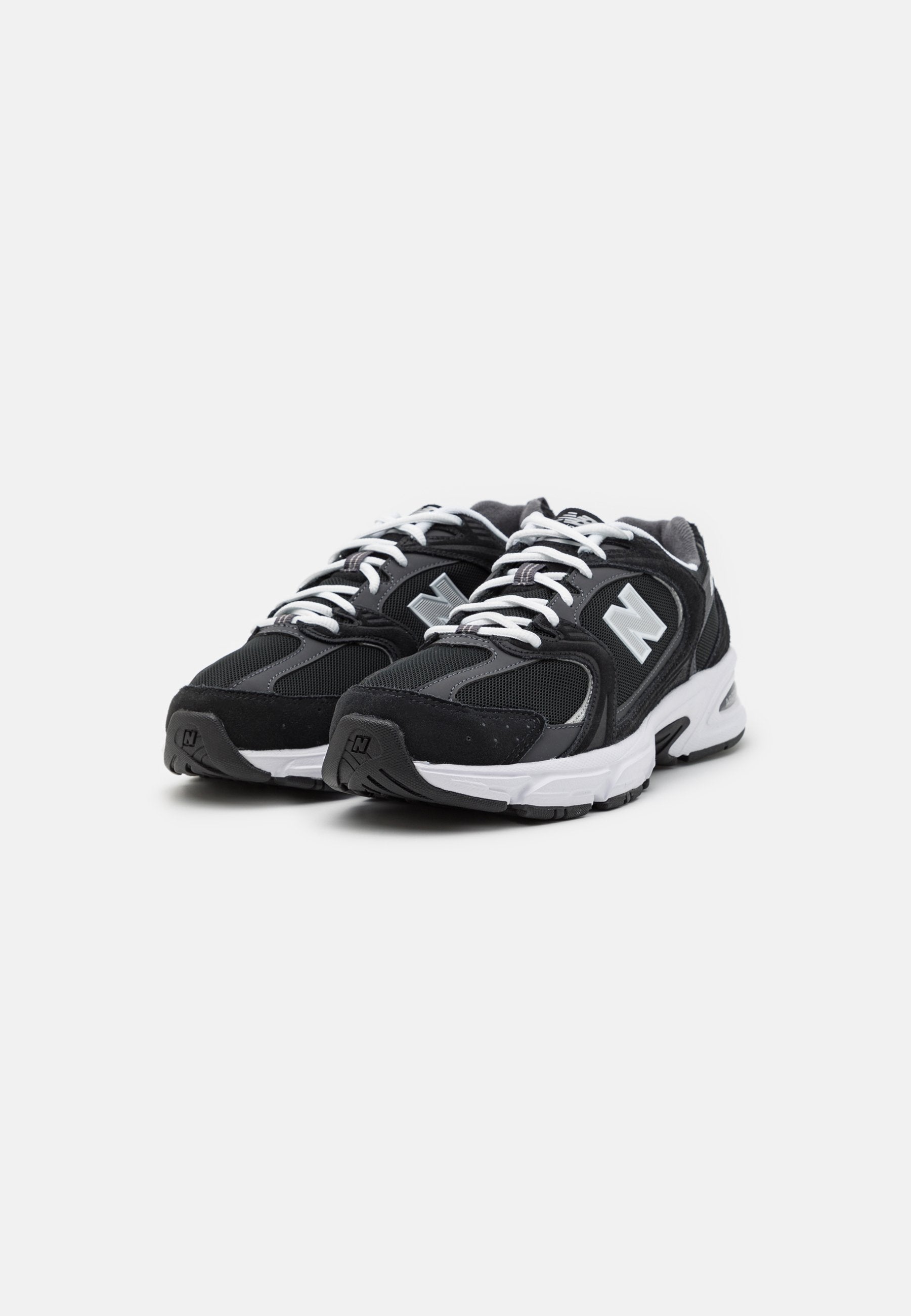 Trainers - black