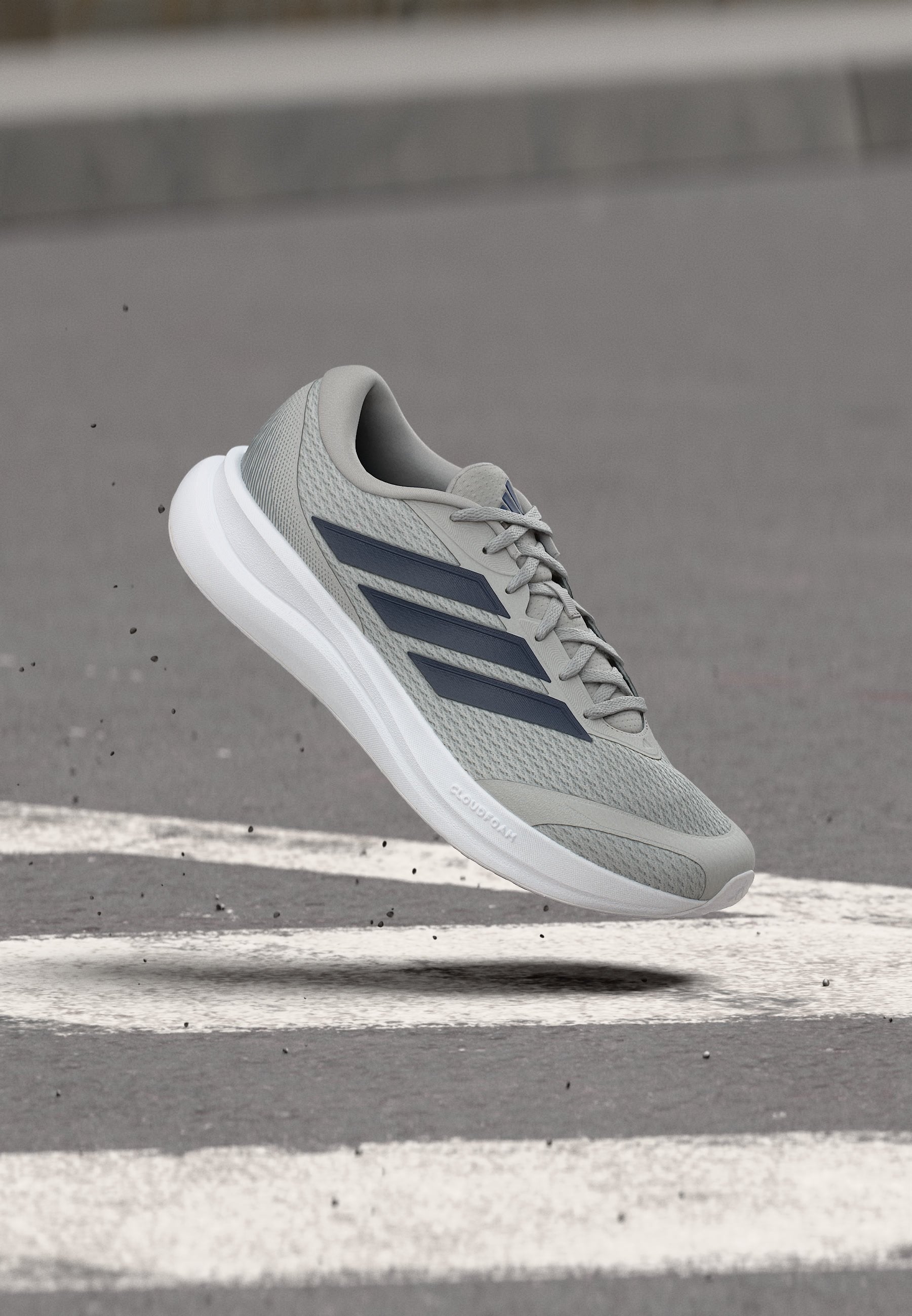 RUNFALCON 6 - Walking trainers - grey two/dark blue/core black