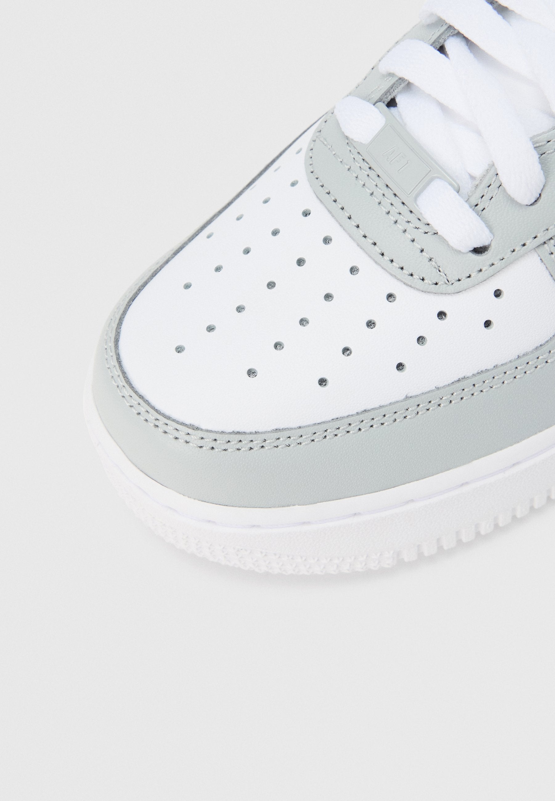 AIR FORCE 1 UNISEX - Trainers - white/light smoke grey