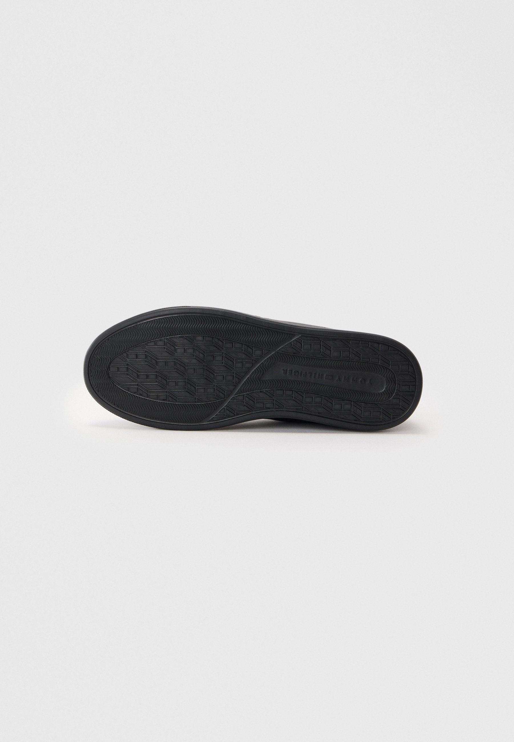 ICON COURT LIGHT ESS - Trainers - black