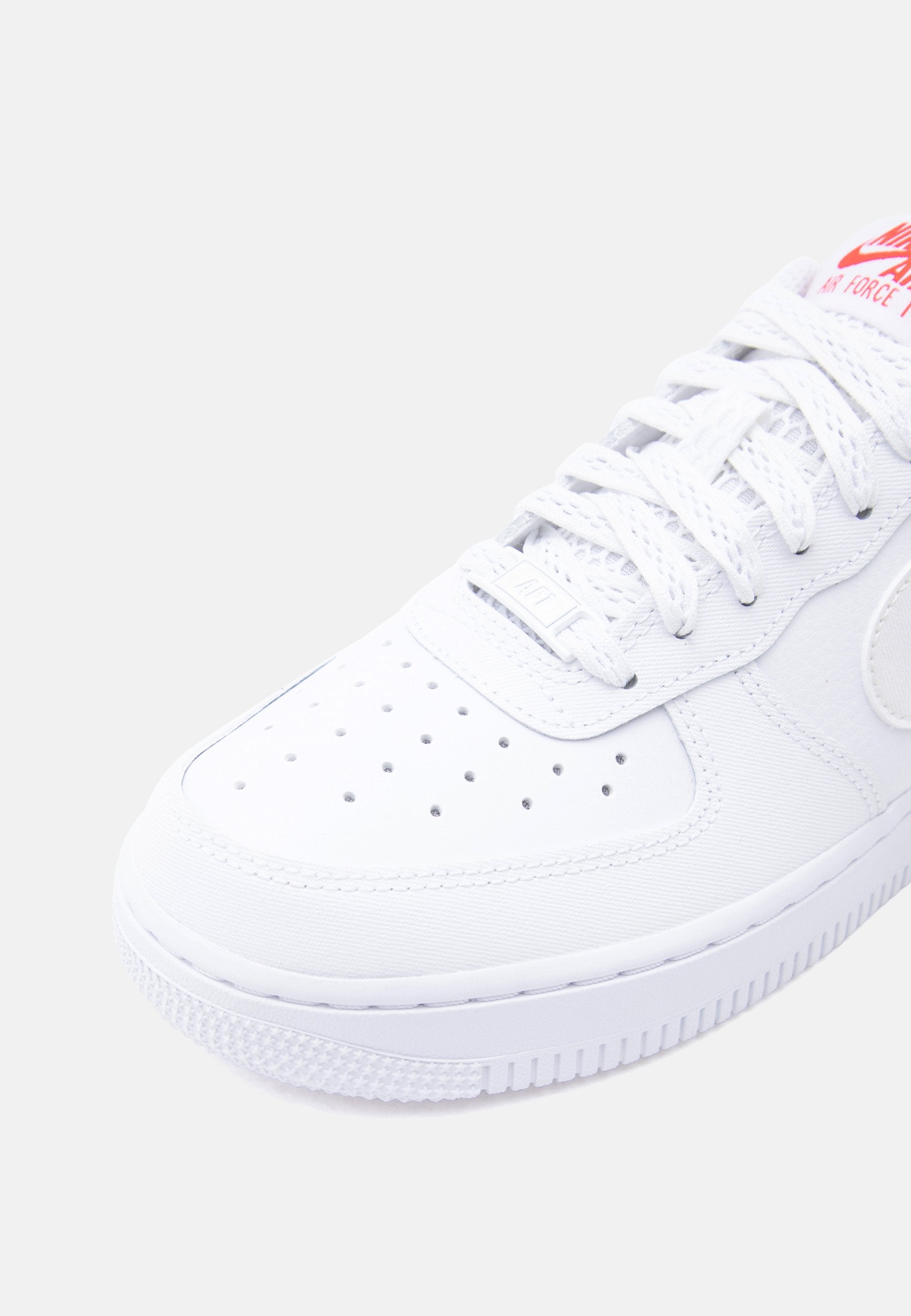 AIR FORCE 1 07 - Baskets - white/metallic summit white/blue void/fire red/summit white
