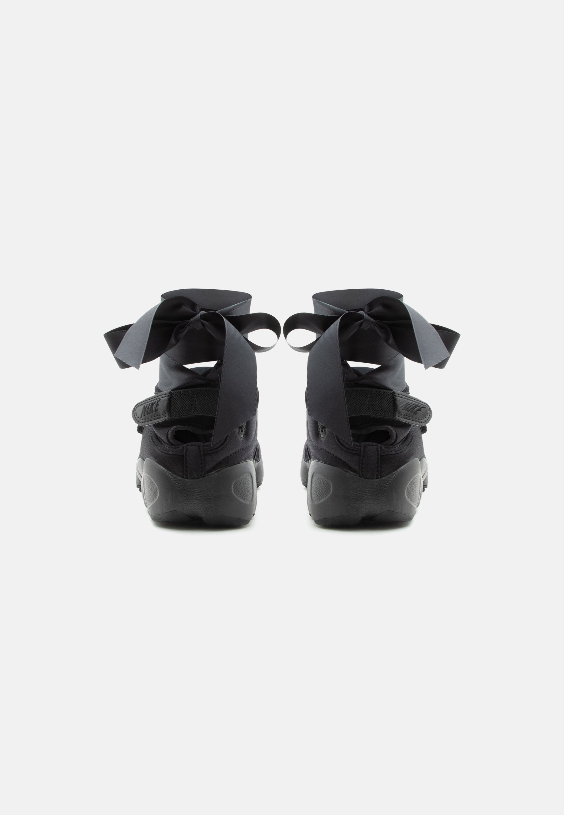 AIR RIFT TRK3 - Trainers - black