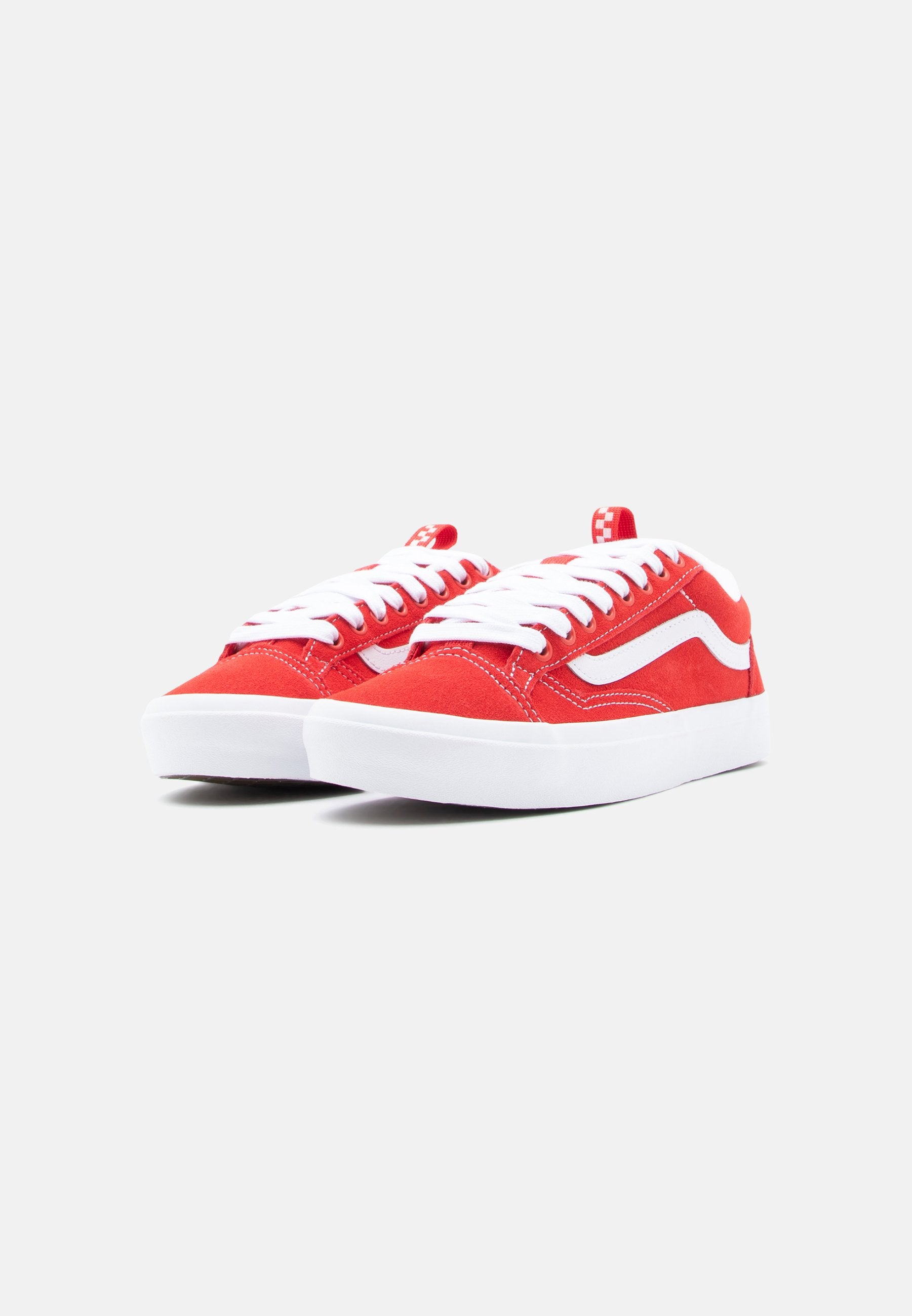OLD SKOOL 36 + UNISEX - Trainers - high risk red