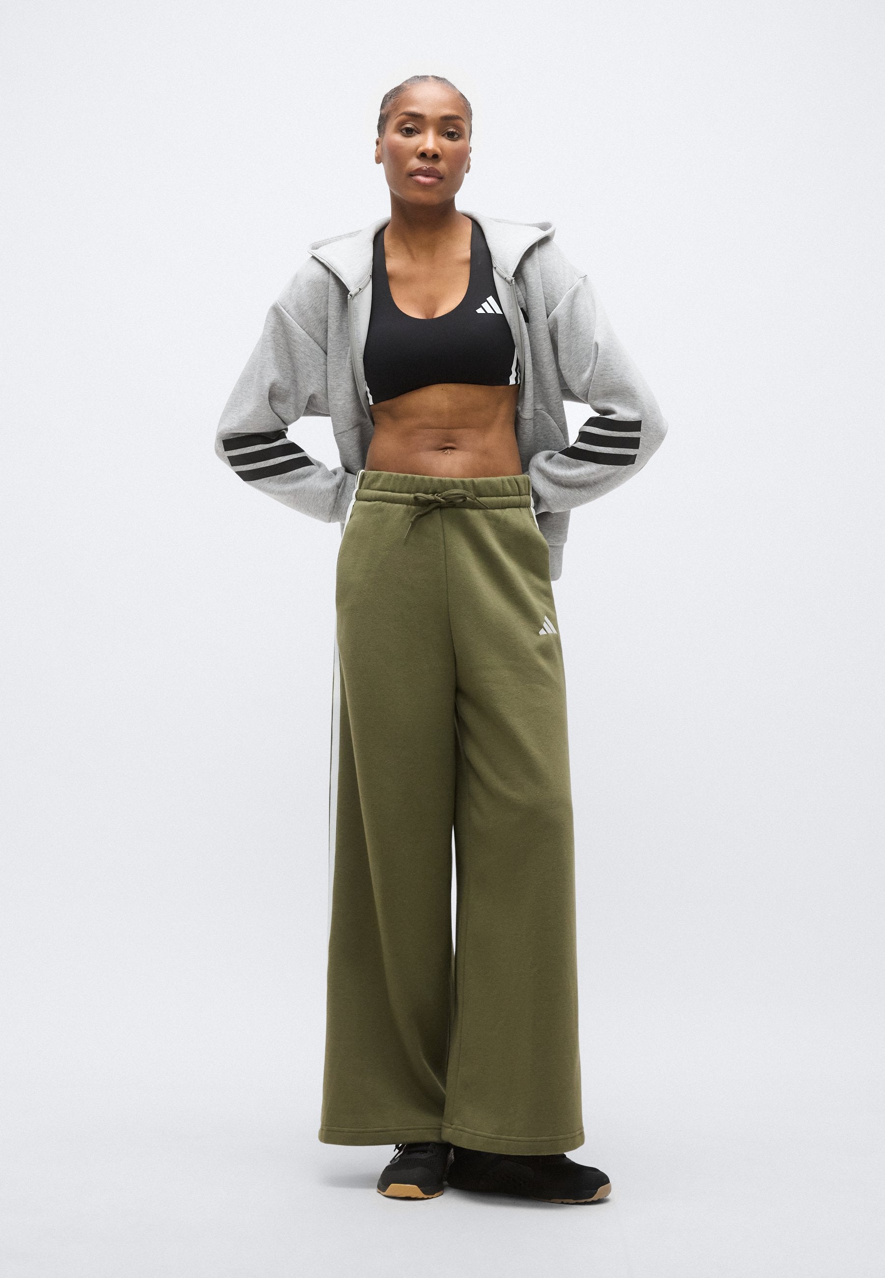 ADIDAS WOMEN 3-STRIPES FLEECE WIDE - Tracksuit bottoms - olive strata