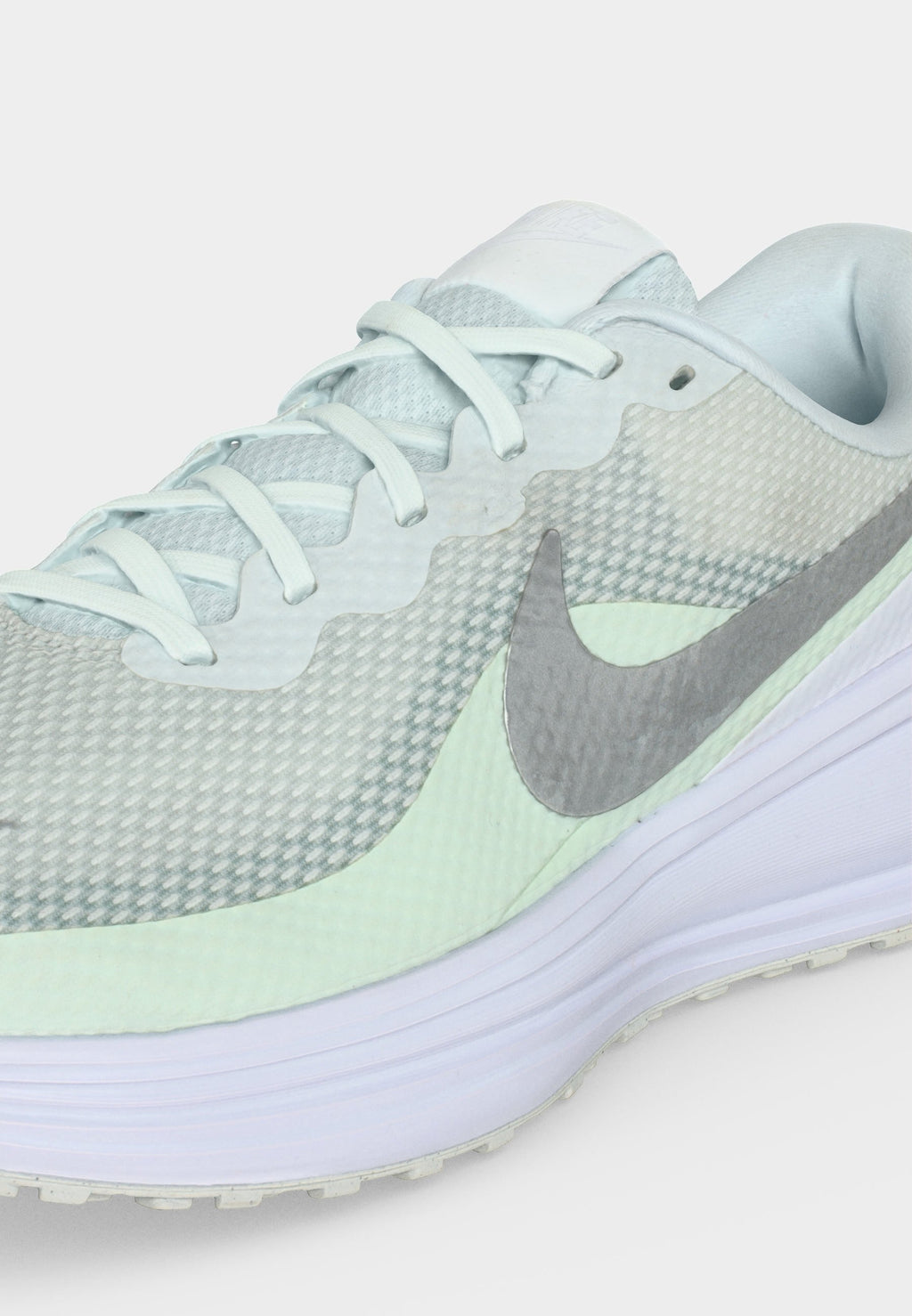 REVOLUTION 8 - Road running shoes - off white/metallic silver-coloured/barely green/malachite