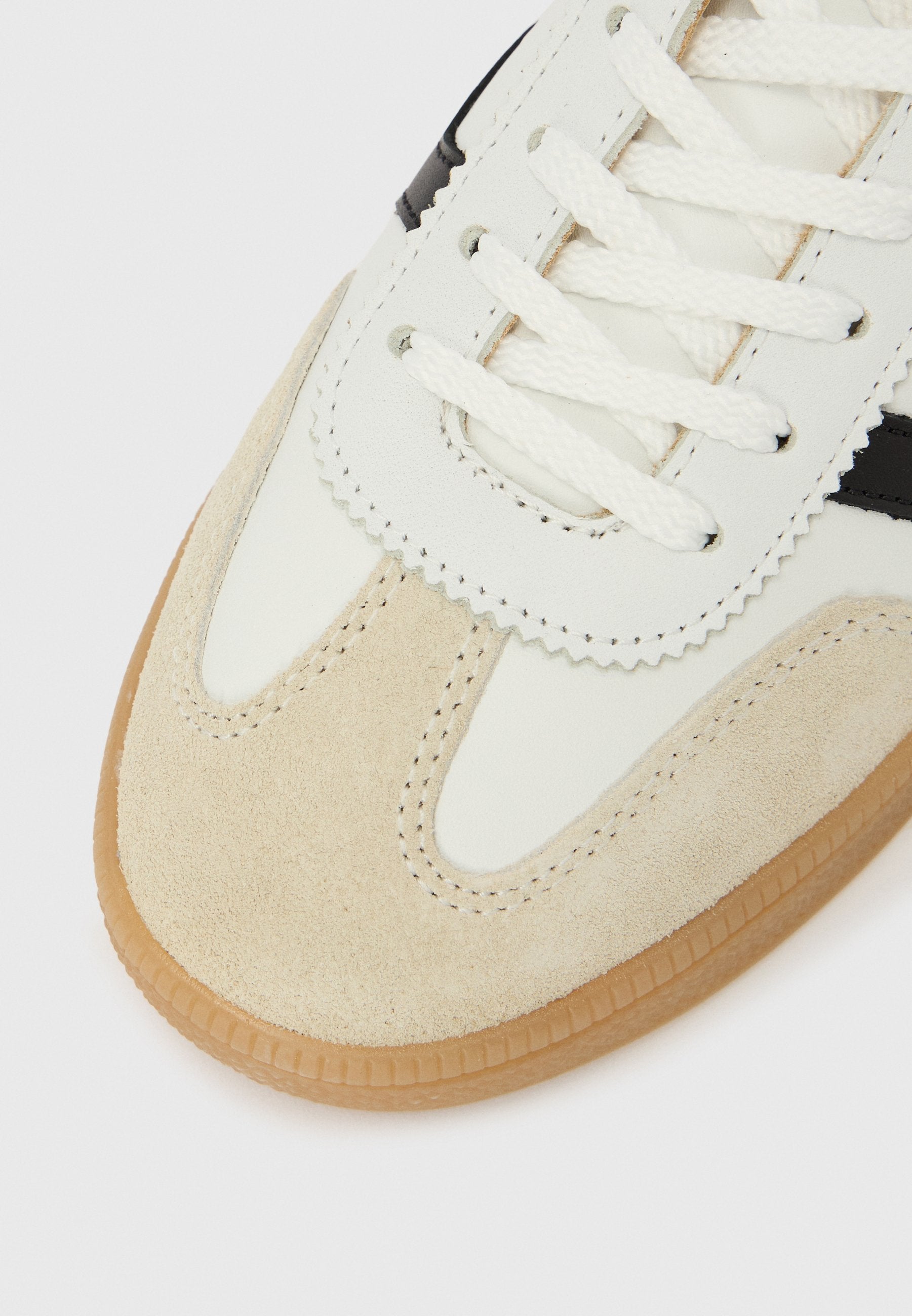 Trainers - white/black