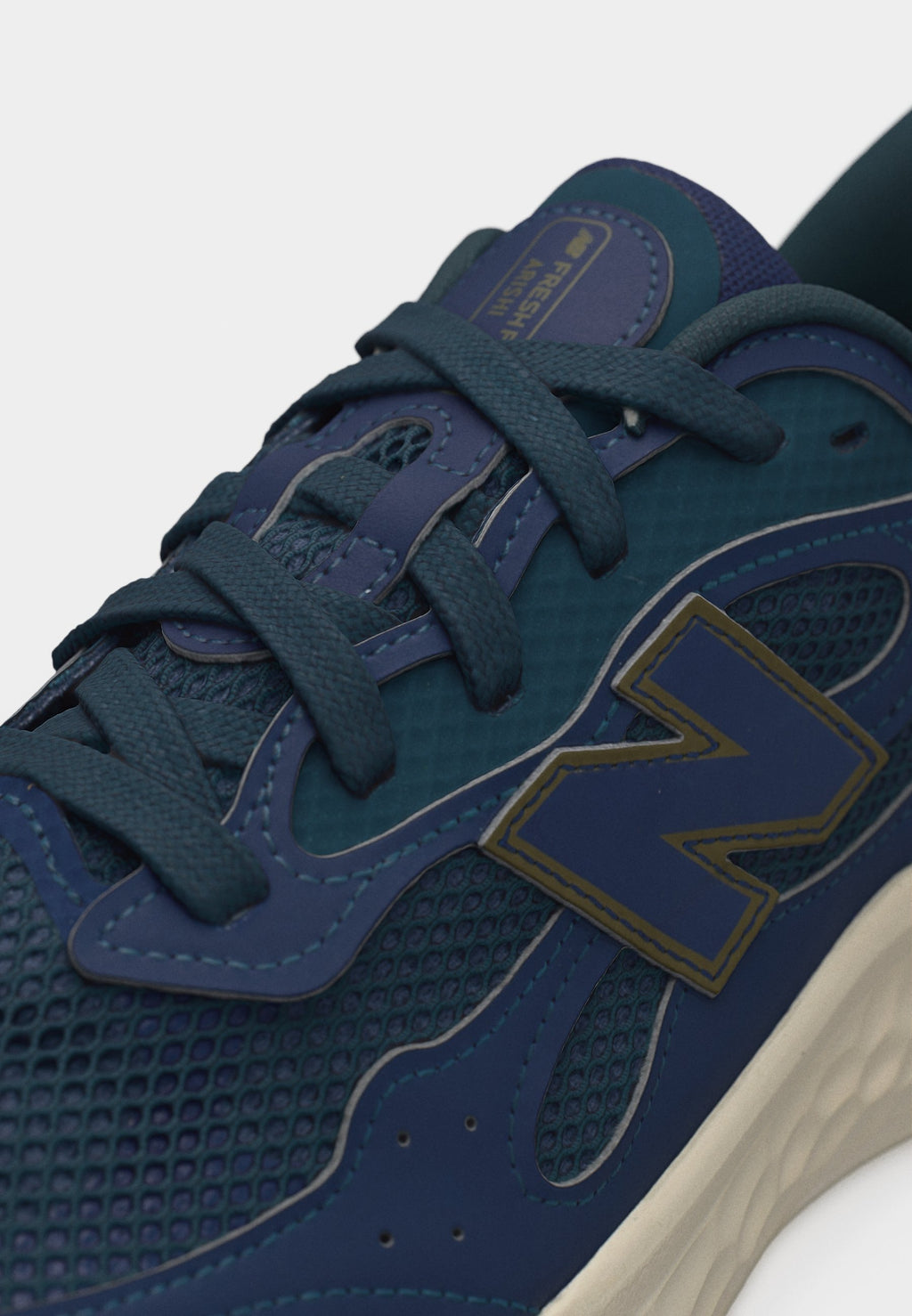 FRESH FOAM ARISHI V4 - Road running shoes - navy