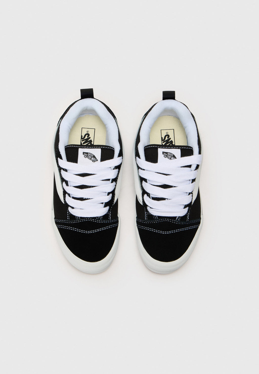 KNU SKOOL UNISEX - Skate shoes - black/true white