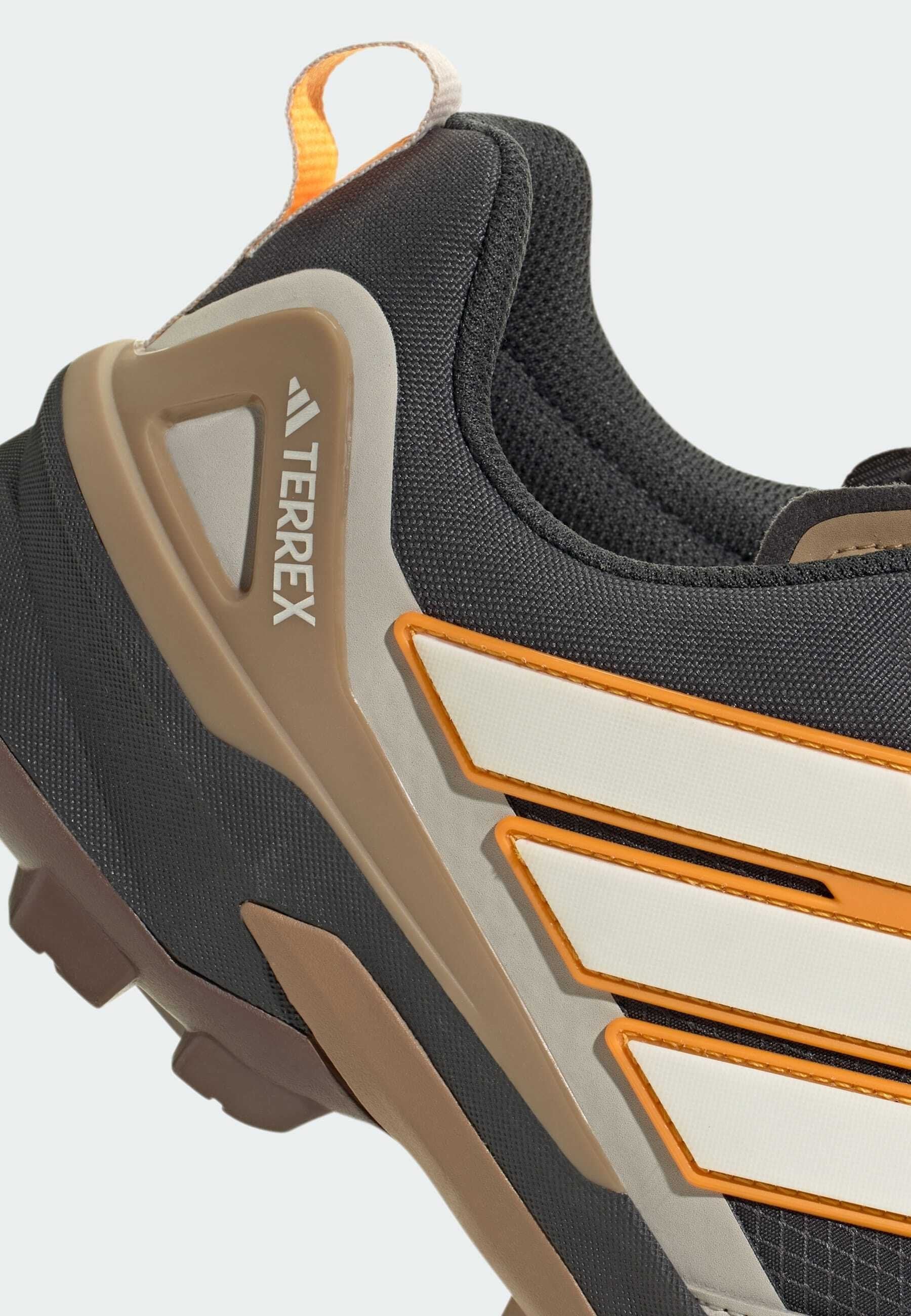 TERREX SKYCHASER GORE-TEX HIKING SHOES - Hiking shoes - carbon   off white   pure tangerine