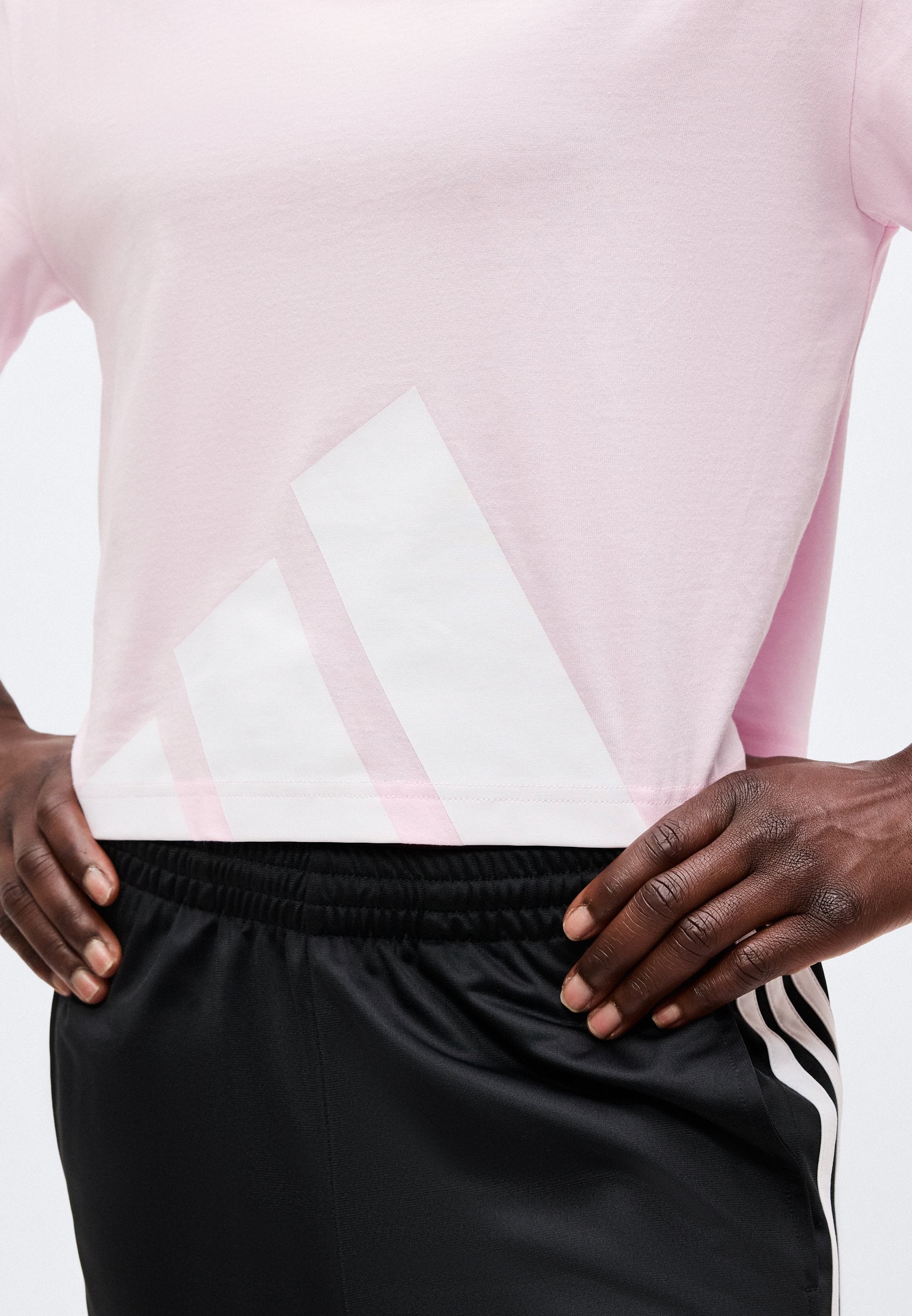 ESSENTIALS BIG LOGO BOYFRIEND - T-shirt imprimé - rose clair/blanc