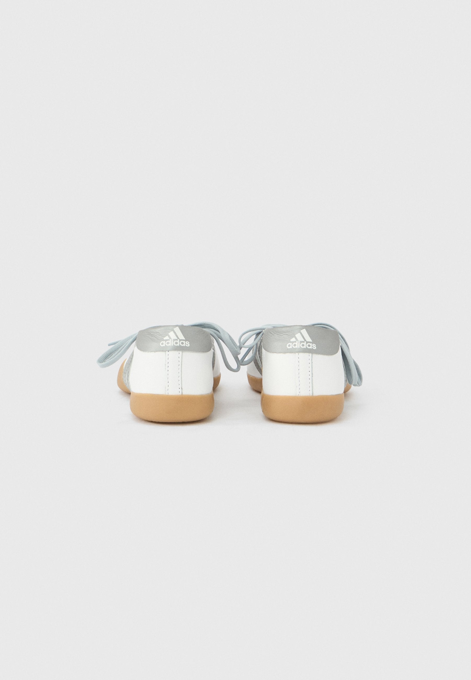 TAEKWONDO MEI BALLERINA - Ballerines - blanc/argenté/gomme
