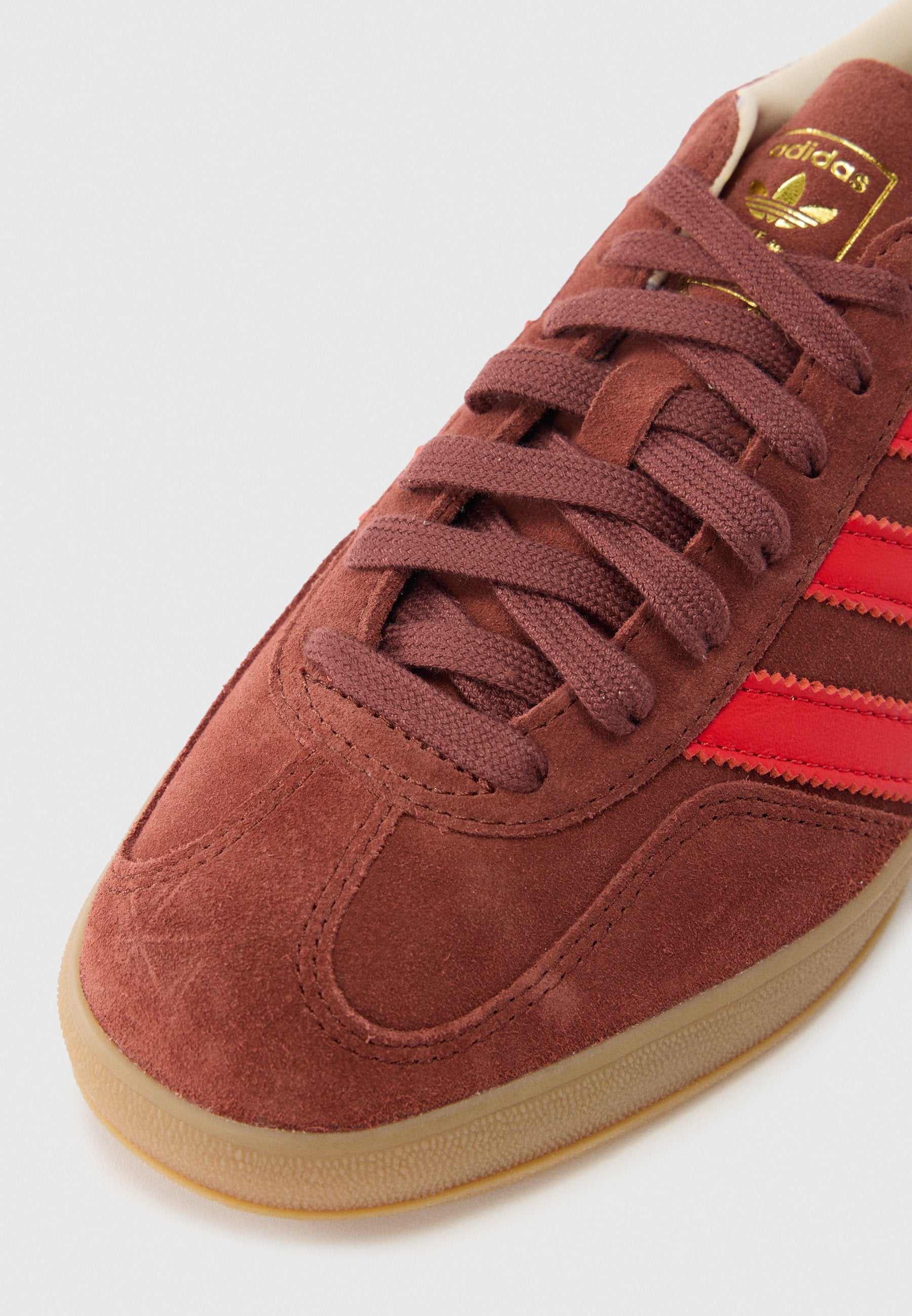 GAZELLE INDOOR UNISEX - Trainers - fox brown/red/gum