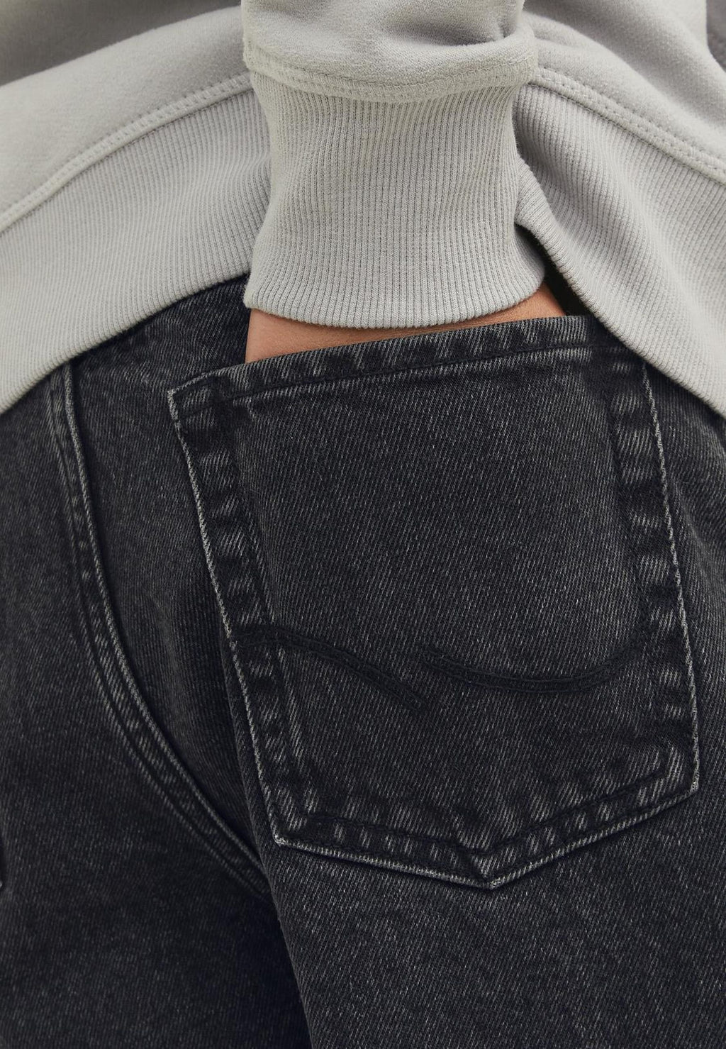 gy fit JJIALEX JJORIGINAL AKM 823 NOOS JNR Junior - Flared Jeans - black denim