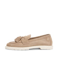 LIGHTWEIGHT SUEDE TASSEL LOAFERS - Slip-ons - sandalwood