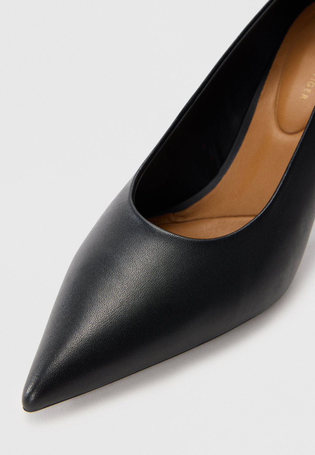 TALONS AIGUILLES EN CUIR AVEC MONOGRAMME TH - Talons classiques - noir