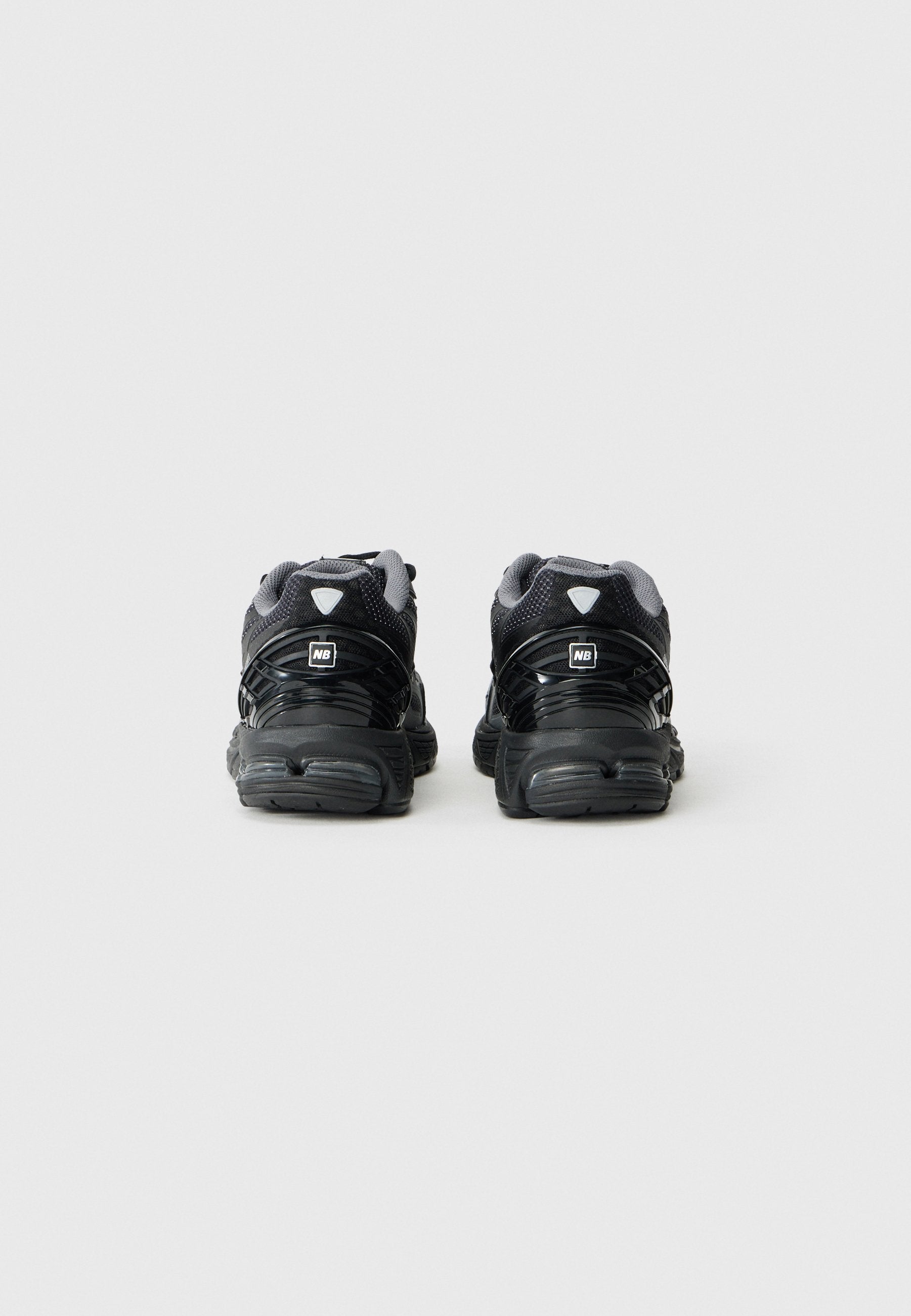 U1906 UNISEX - Trainers - black