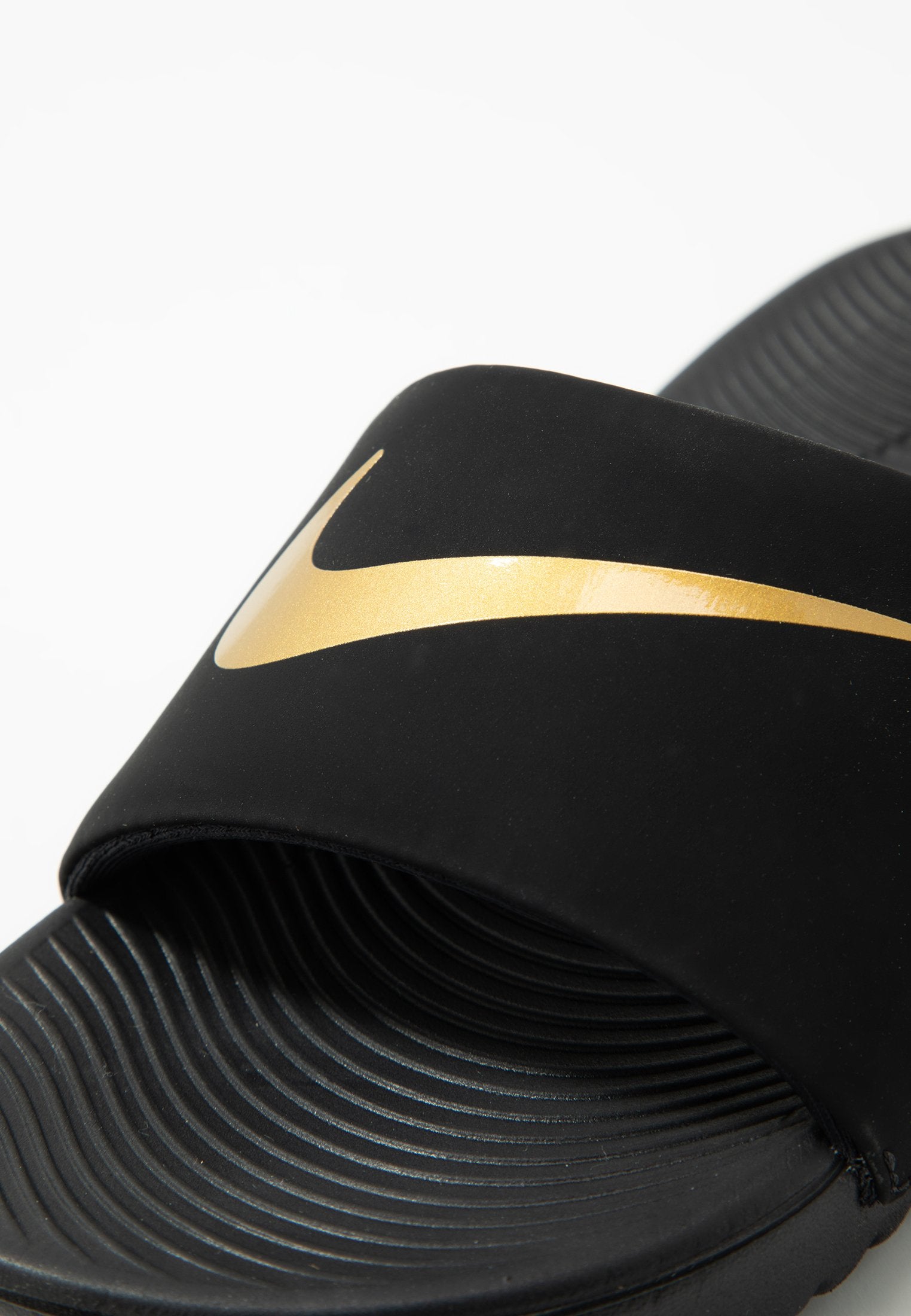KAWA SLIDE UNISEX - Claquettes de piscine - noir/or métallisé