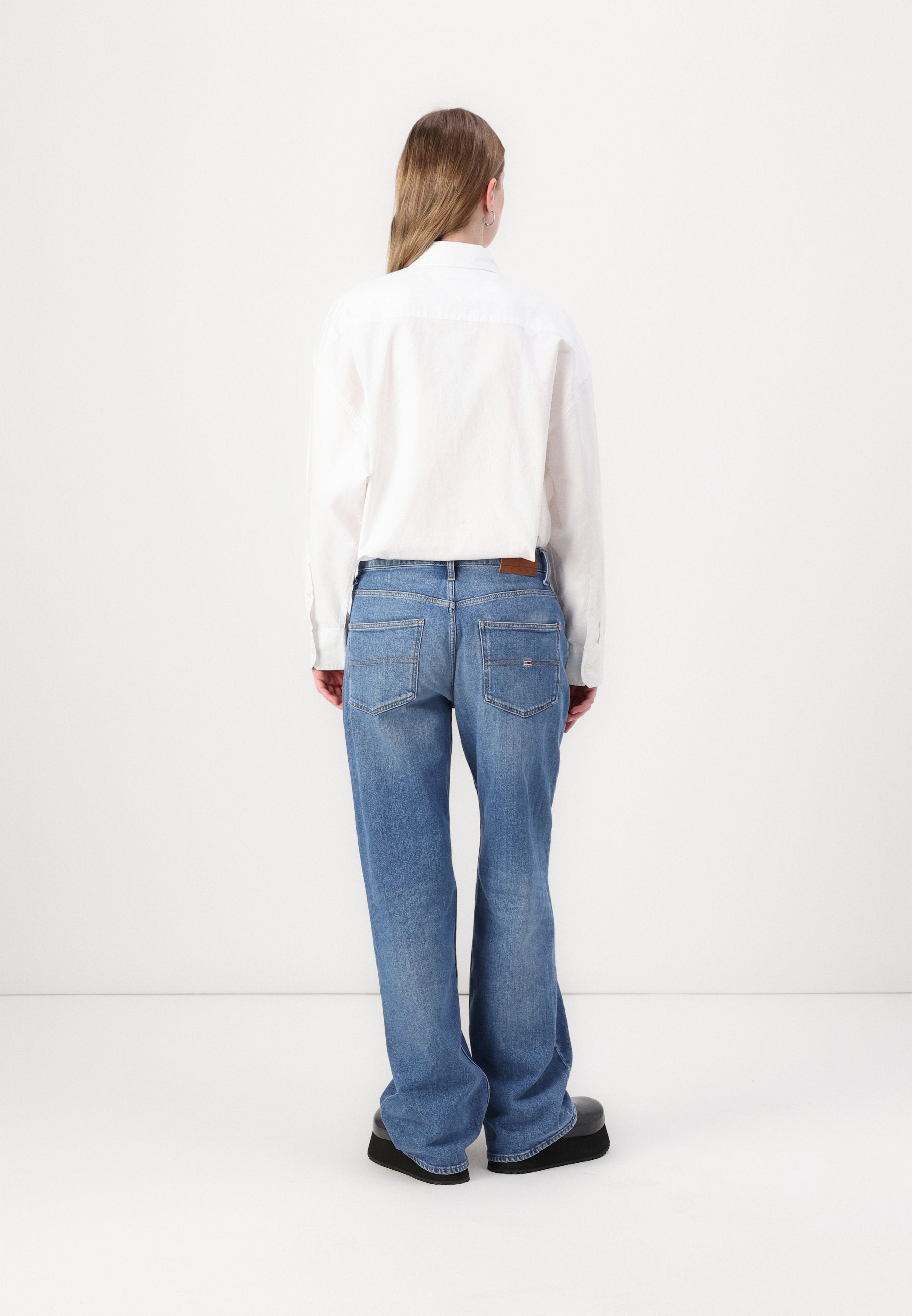 JEANS DROIT DÉLAVÉ DÉCONTRACTÉ MIA - Jean coupe décontractée - denim medium