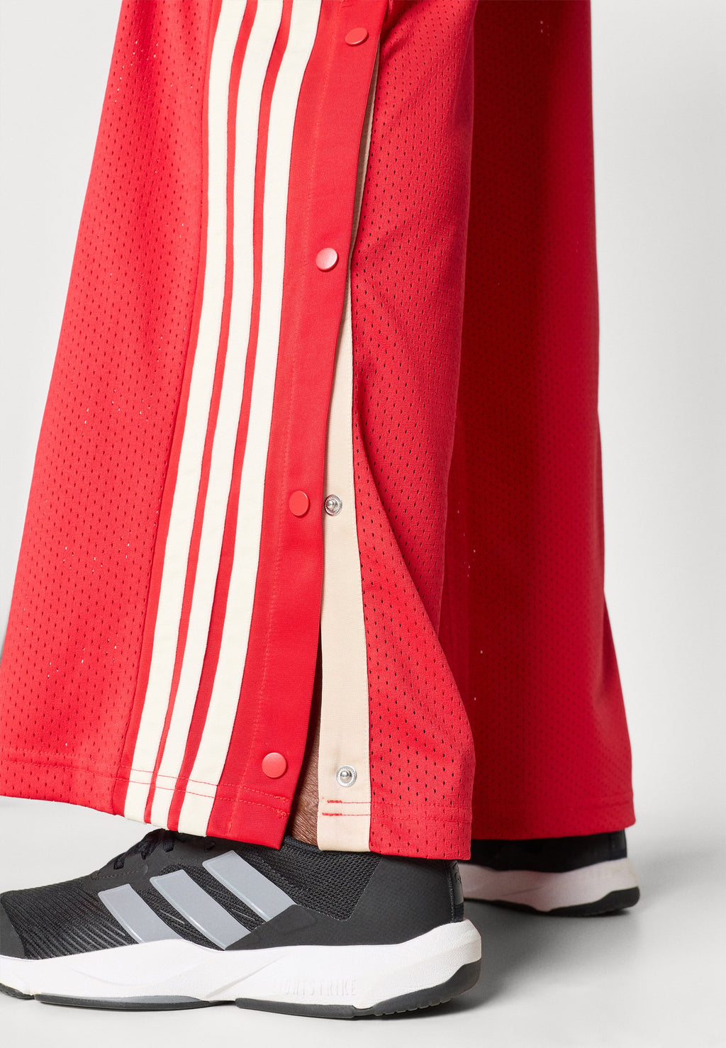 STADIUM MESH - Tracksuit bottoms - pure ruby/off white/crystal linen