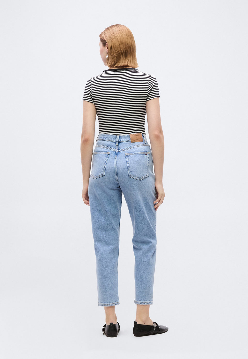 ULTRA HIGH RISE TAPERED LEG MOM JEANS - Mom Jeans - denim light