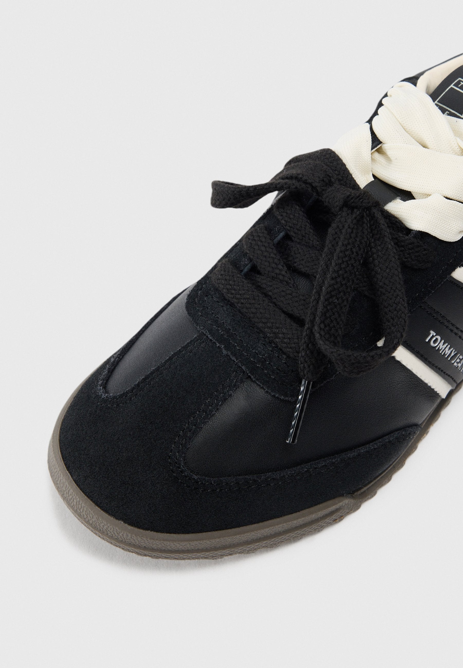 LEATHER LOW PROFILE SERRATED TRAINERS - Trainers - black