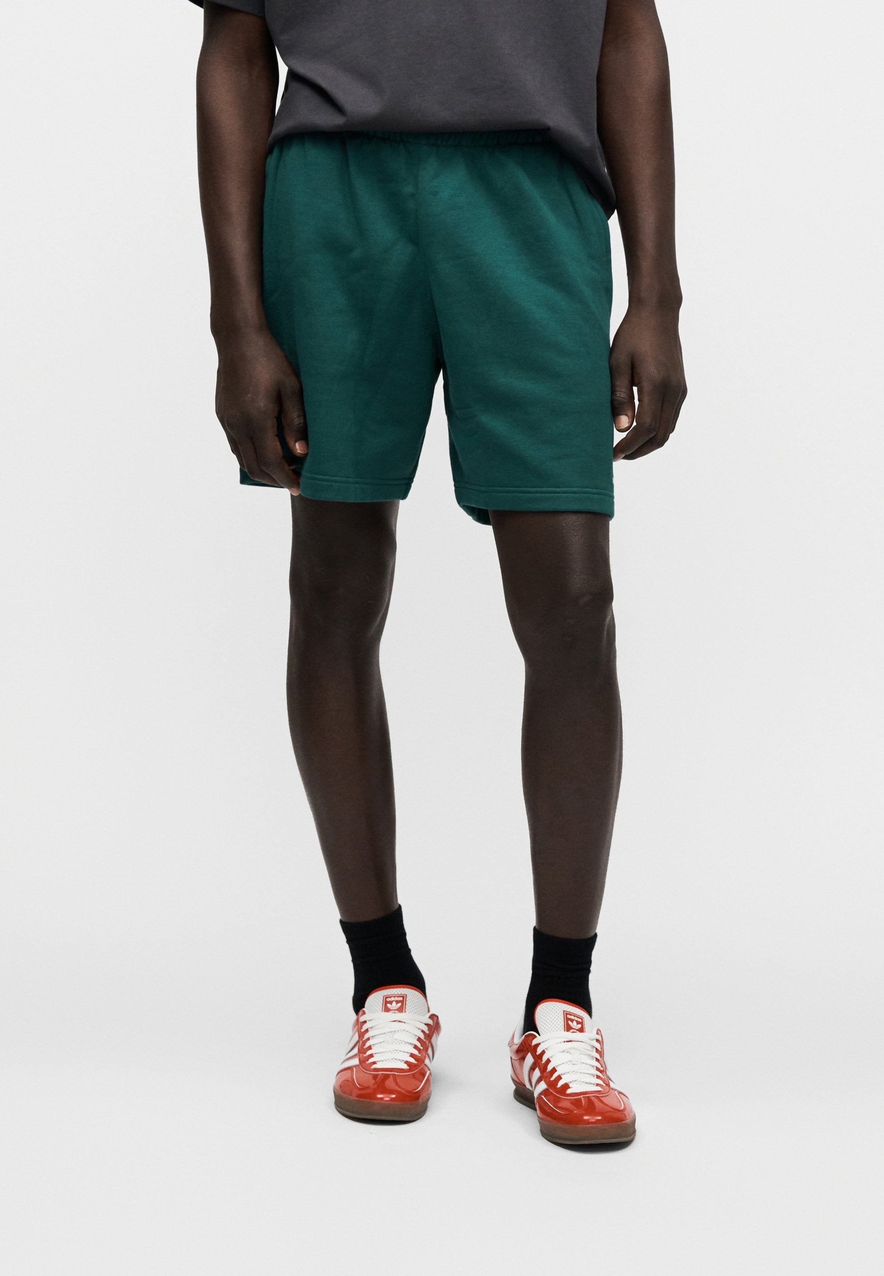Shorts - collegiate green