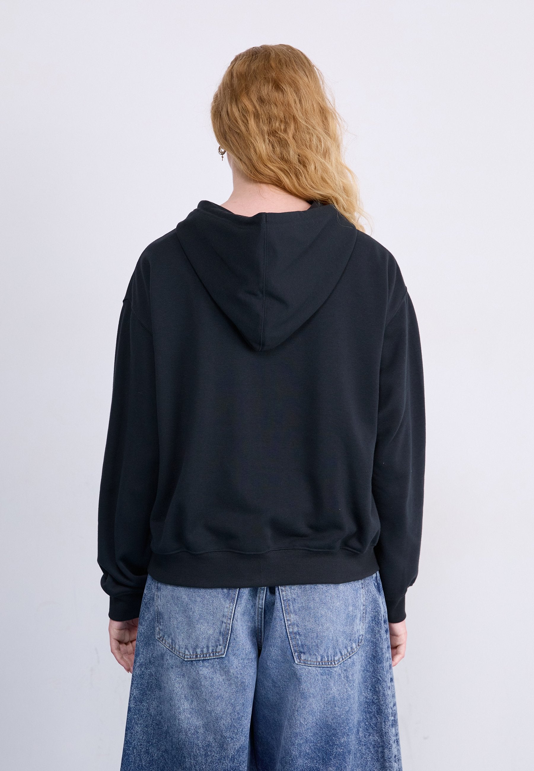 Zip-up sweatshirt - black