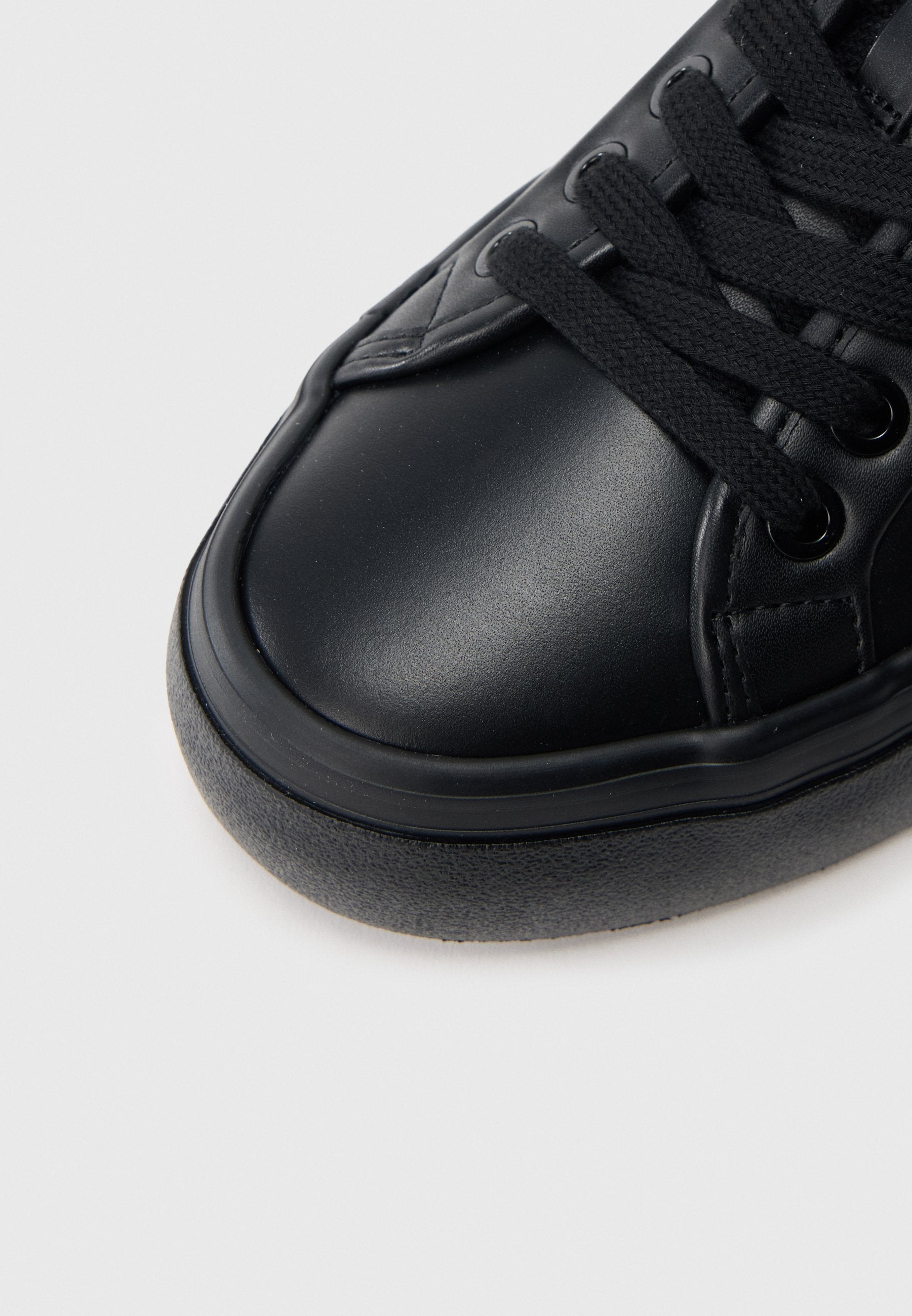 VULC - Trainers - black